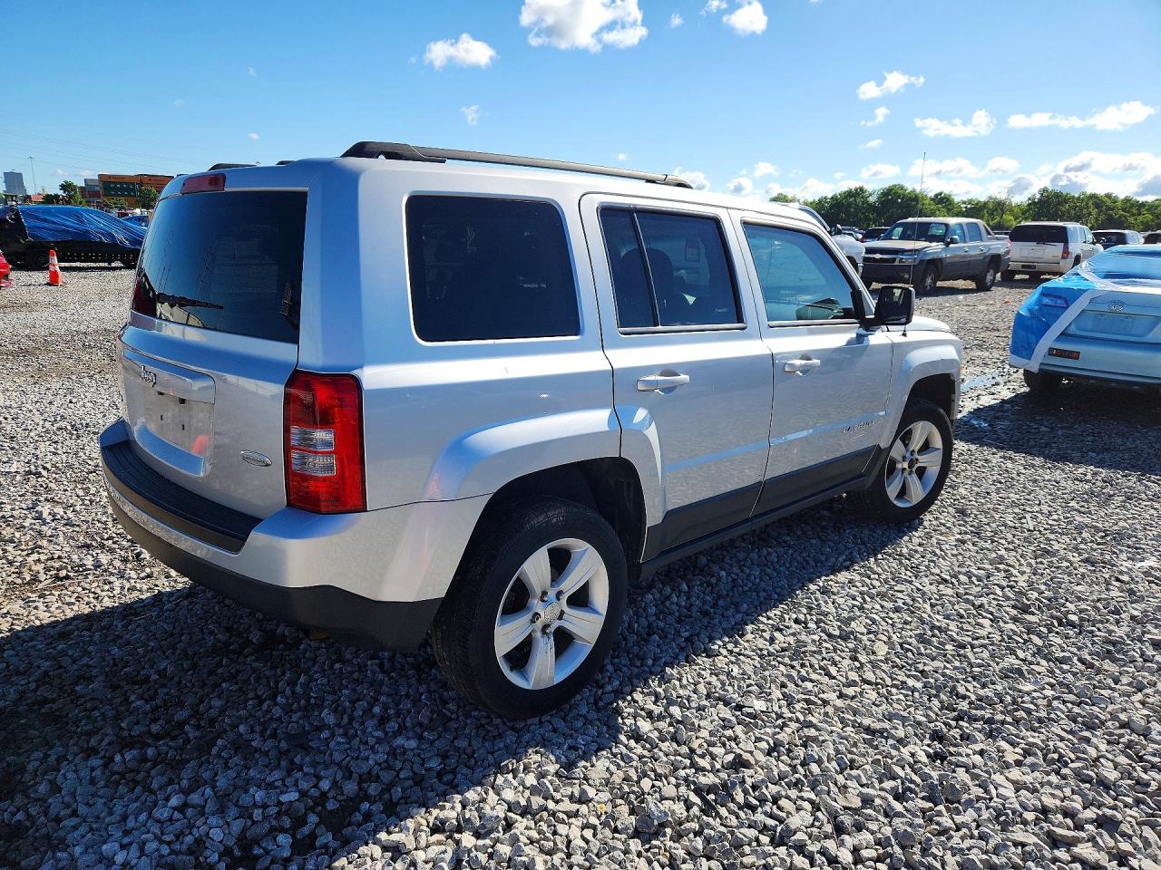 2014 Jeep Patriot Latitude Silver vin: 1C4NJRFB0ED528332