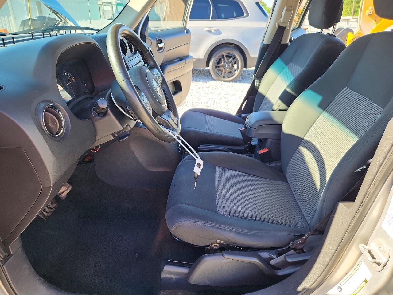 2014 Jeep Patriot Latitude Silver vin: 1C4NJRFB0ED528332