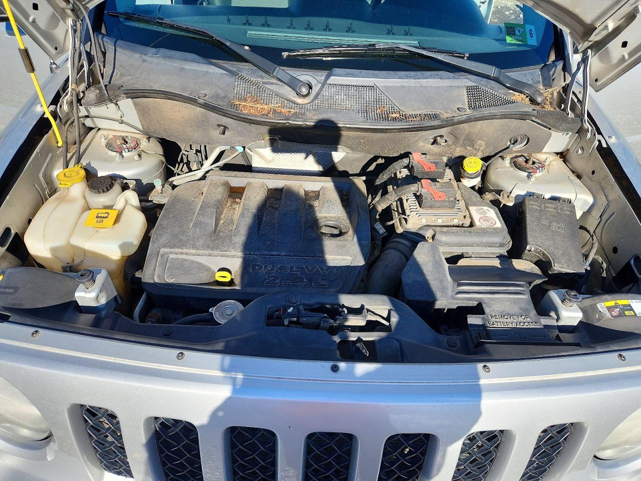 2014 Jeep Patriot Latitude Silver vin: 1C4NJRFB0ED528332