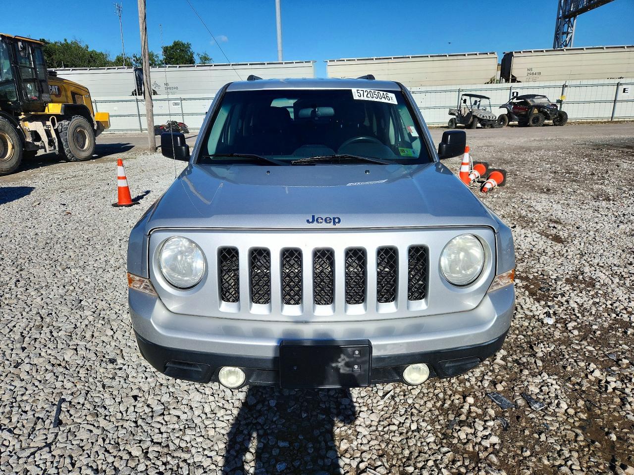 2014 Jeep Patriot Latitude Silver vin: 1C4NJRFB0ED528332
