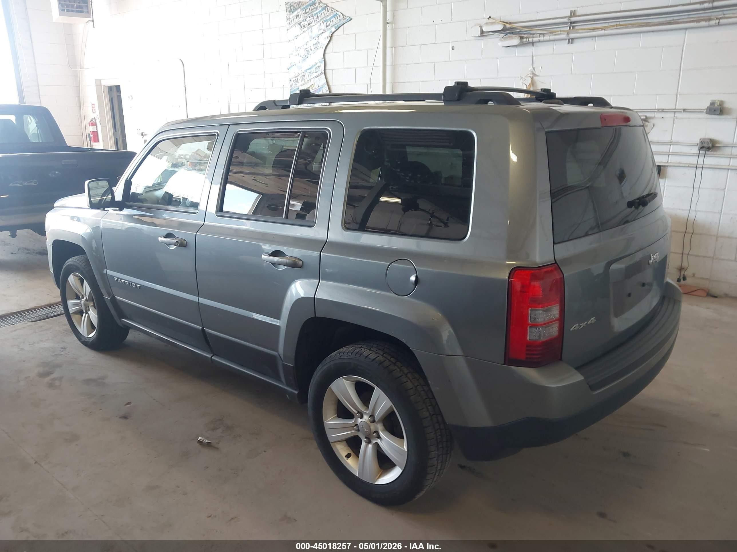 2014 Jeep Patriot Latitude Gray vin: 1C4NJRFB0ED615986