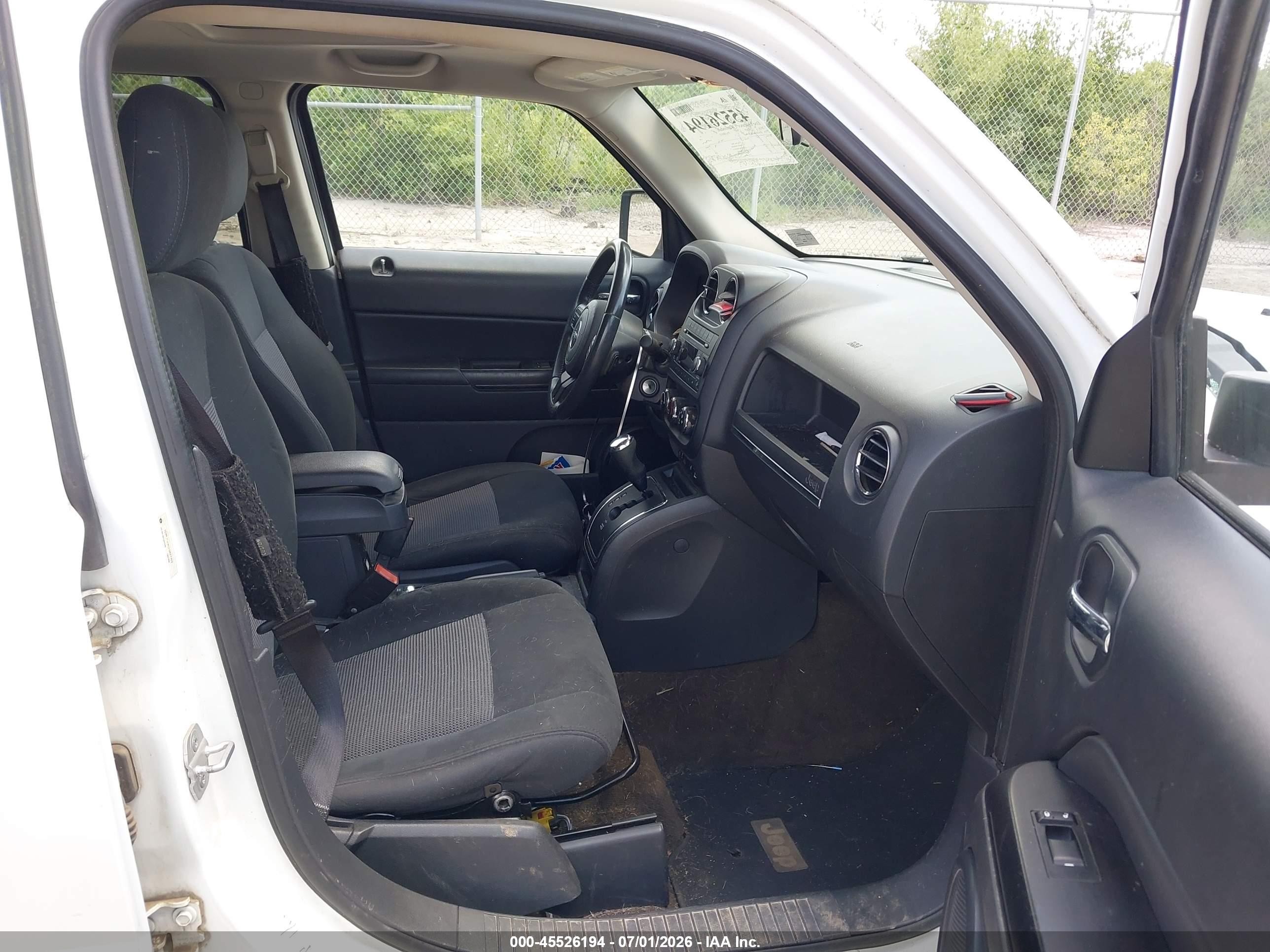 2014 Jeep Patriot Latitude White vin: 1C4NJRFB0ED627703