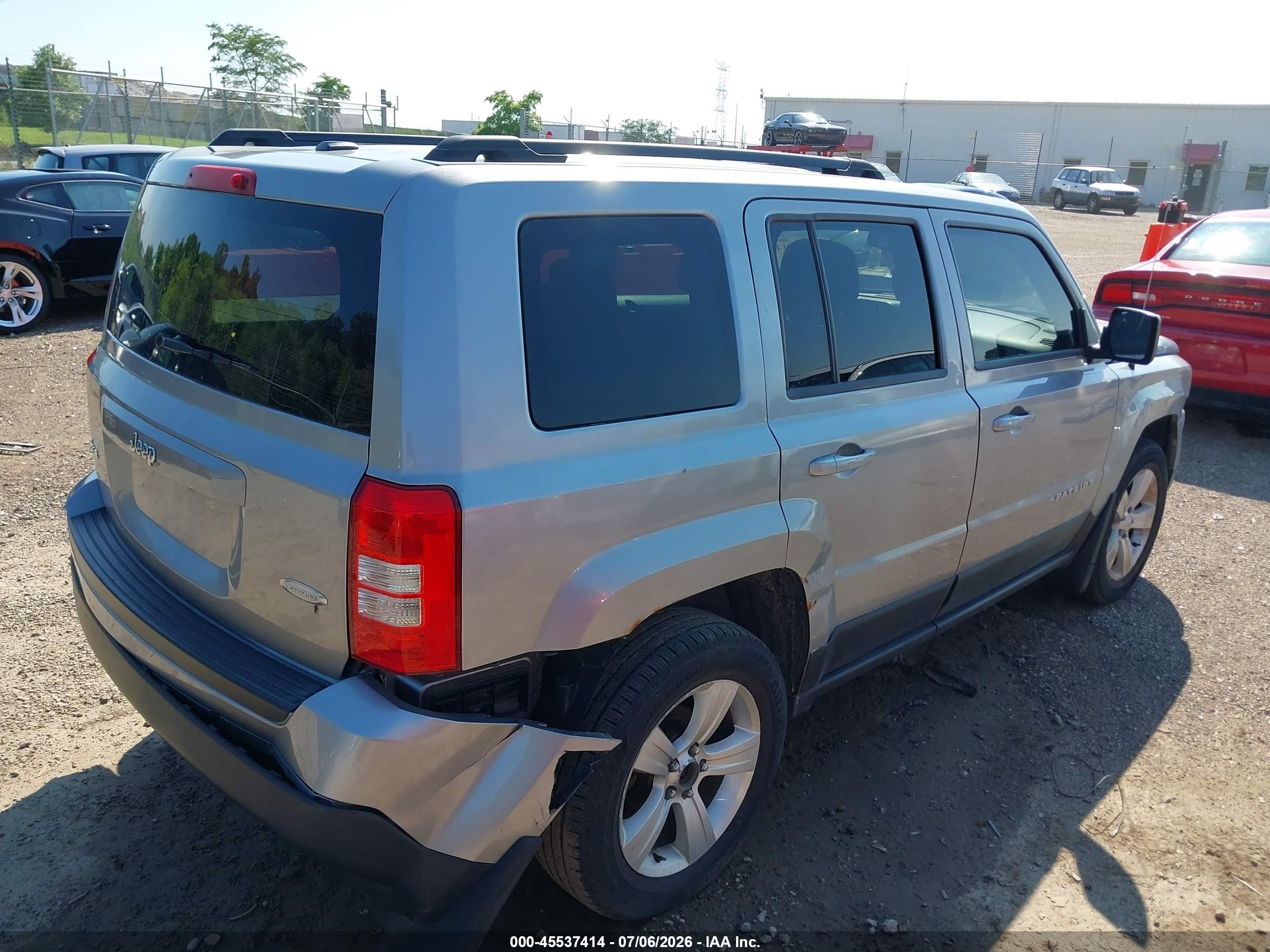 2014 Jeep Patriot Latitude Silver vin: 1C4NJRFB0ED886627