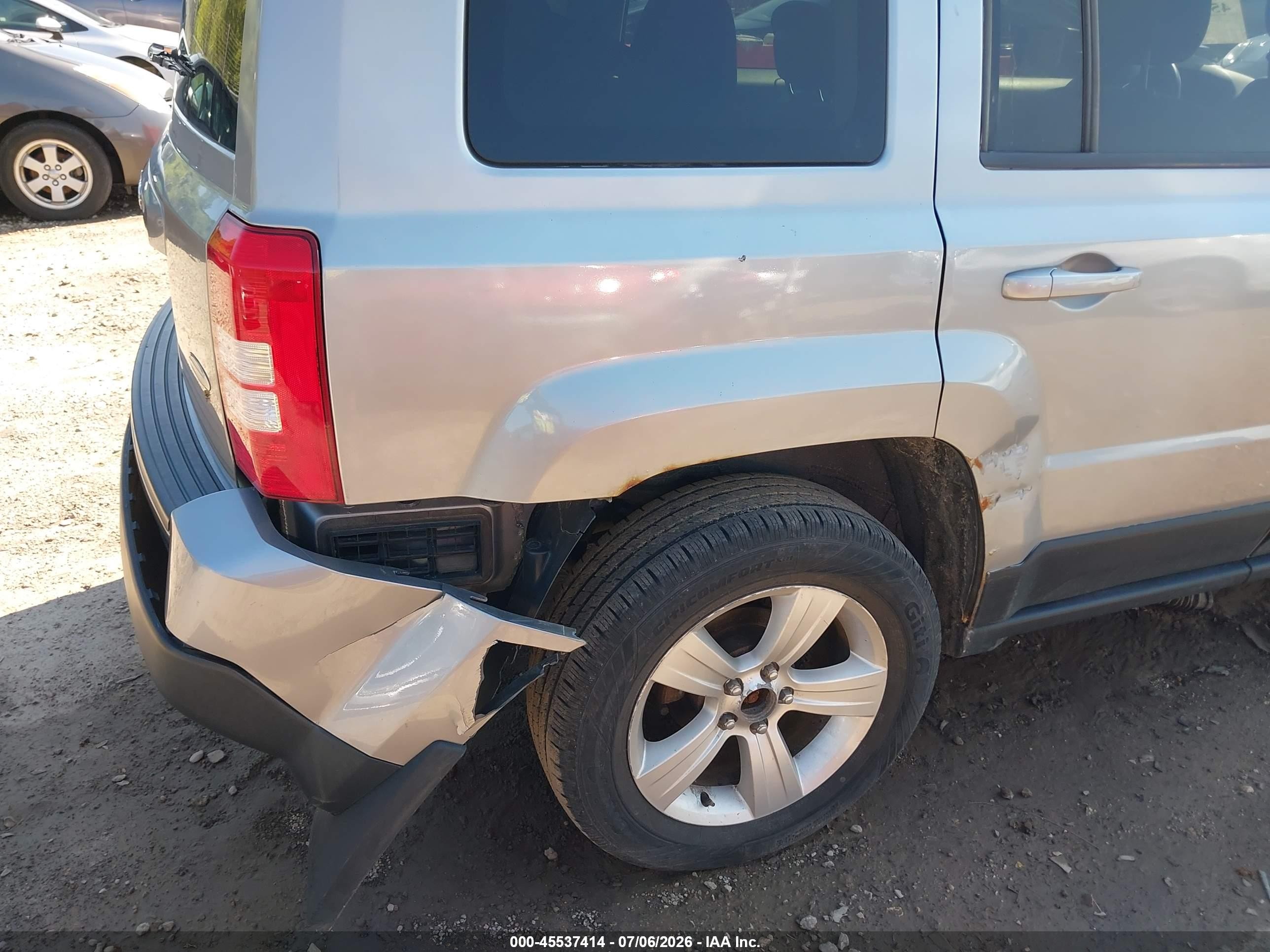2014 Jeep Patriot Latitude Silver vin: 1C4NJRFB0ED886627