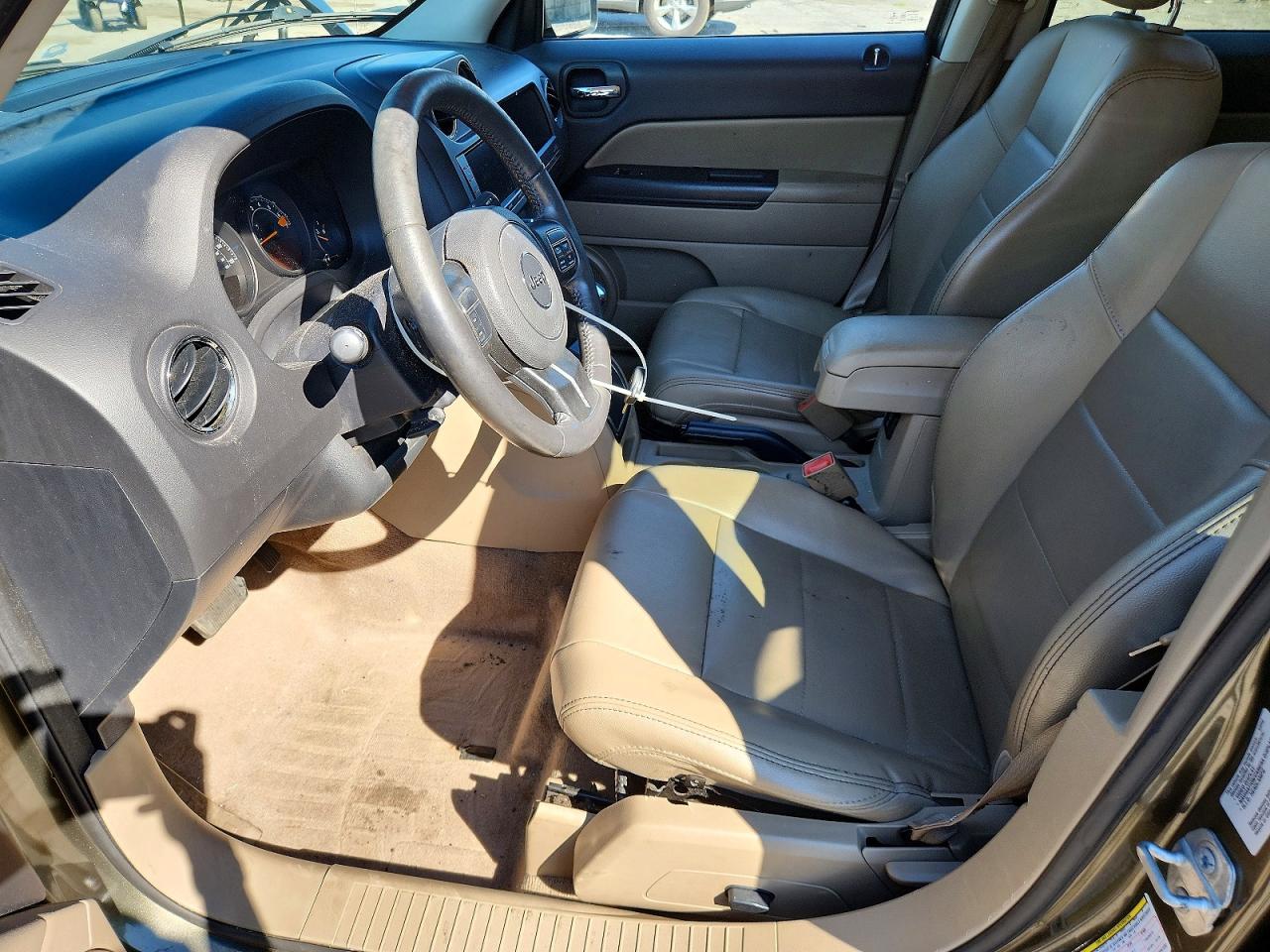2015 Jeep Patriot Latitude Зеленый vin: 1C4NJRFB0FD207232