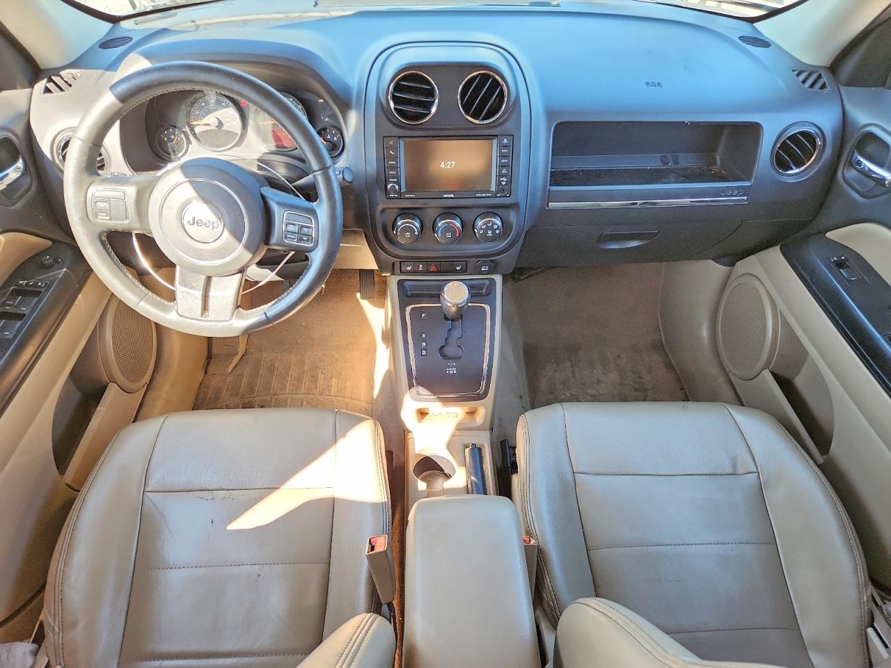 2015 Jeep Patriot Latitude Зеленый vin: 1C4NJRFB0FD207232
