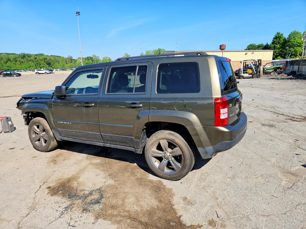 2015 Jeep Patriot Latitude Зеленый vin: 1C4NJRFB0FD207232