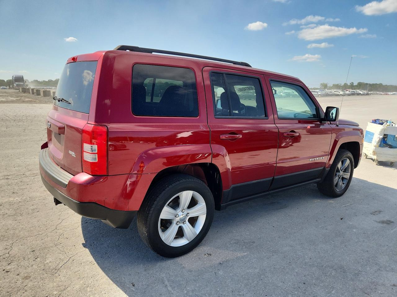 2015 Jeep Patriot Latitude Red vin: 1C4NJRFB0FD217887
