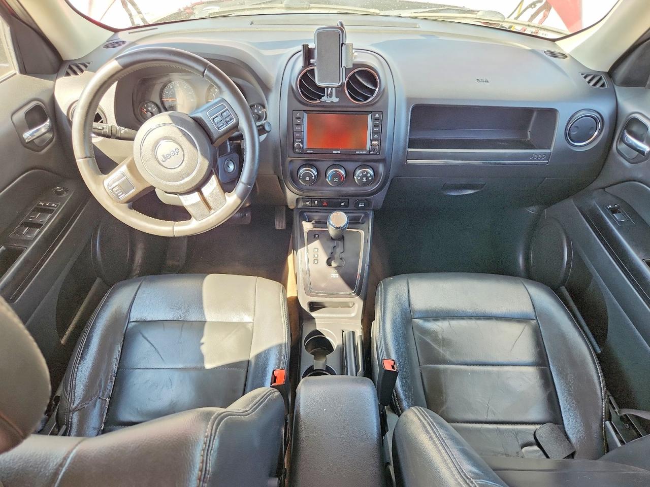 2015 Jeep Patriot Latitude Red vin: 1C4NJRFB0FD217887