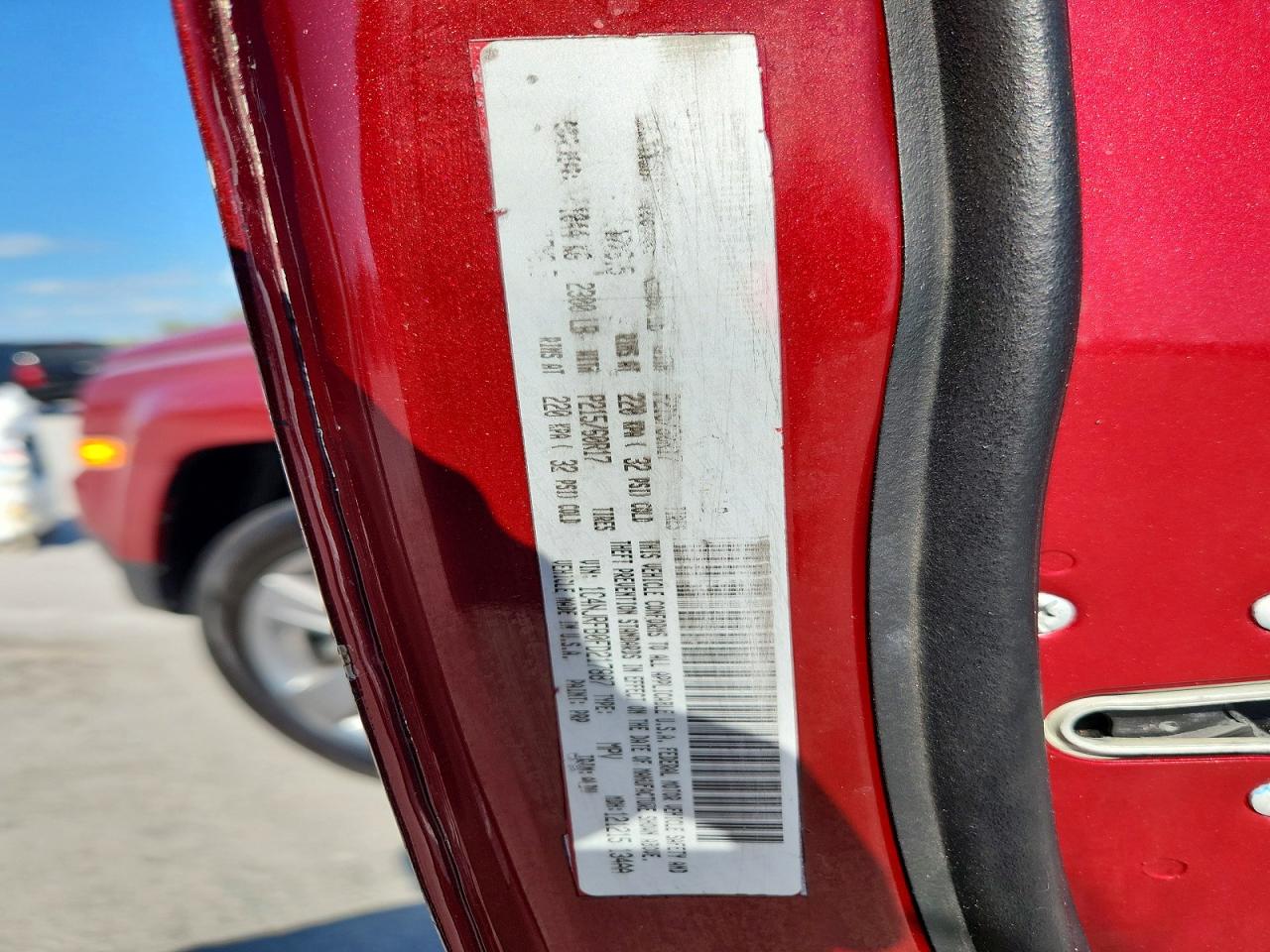 2015 Jeep Patriot Latitude Red vin: 1C4NJRFB0FD217887