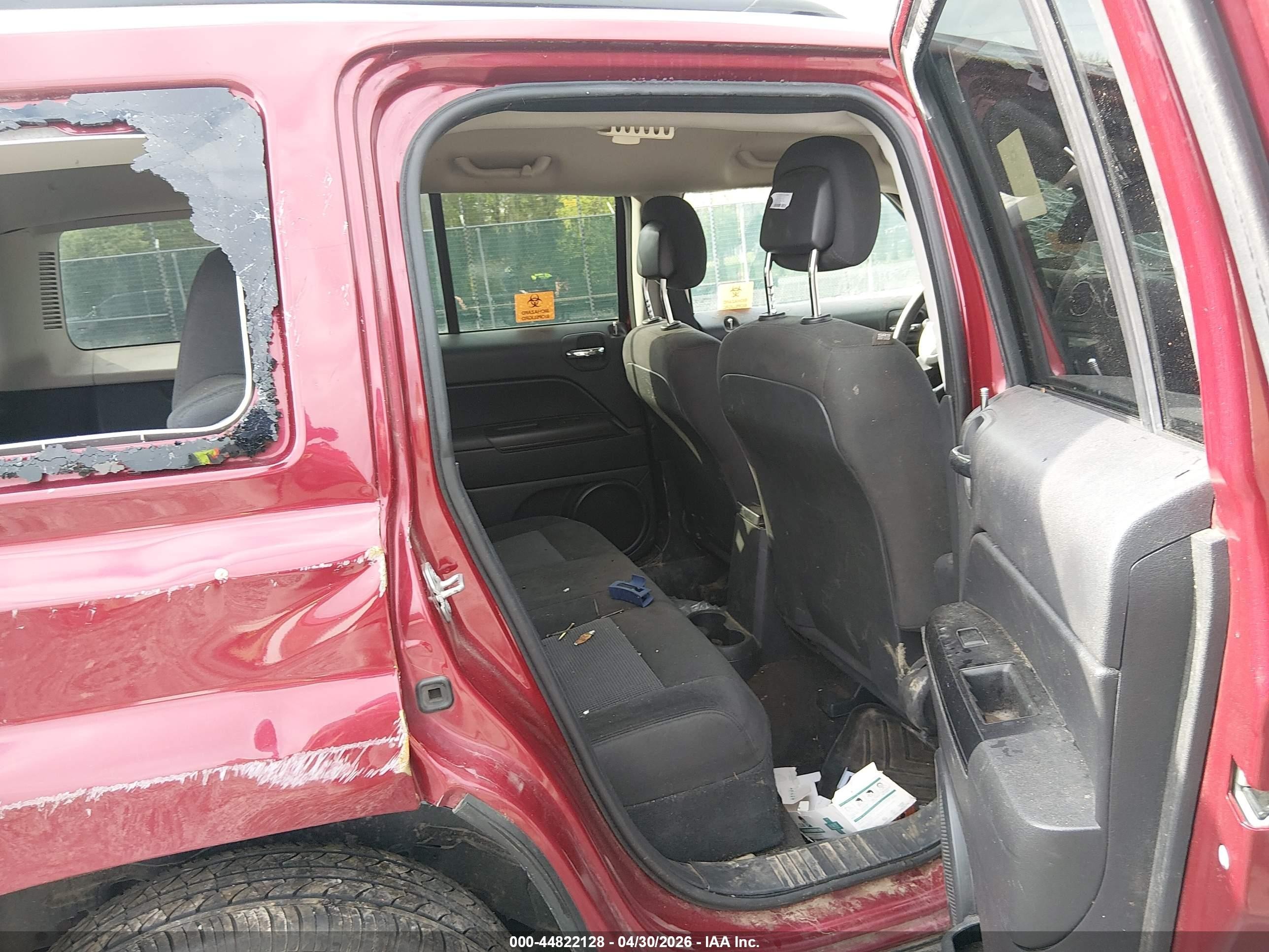 2015 Jeep Patriot Latitude Red vin: 1C4NJRFB0FD248962