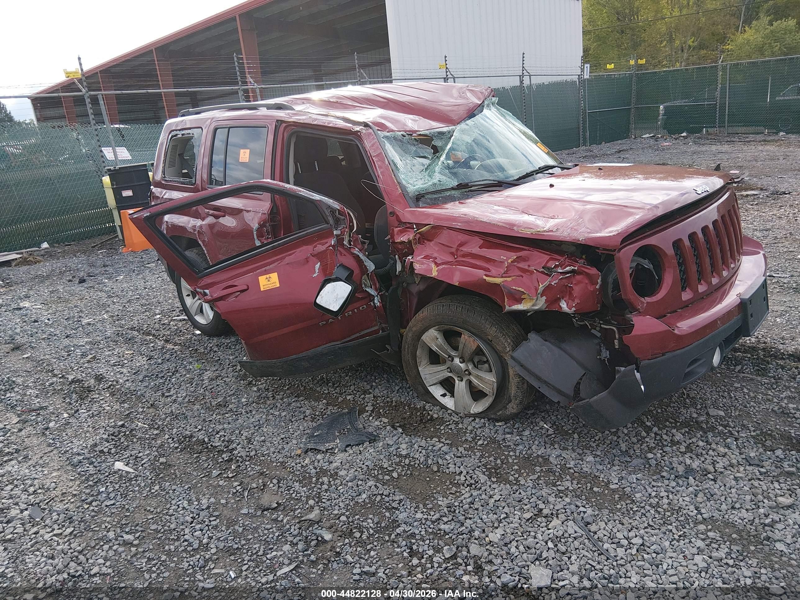 2015 Jeep Patriot Latitude Red vin: 1C4NJRFB0FD248962