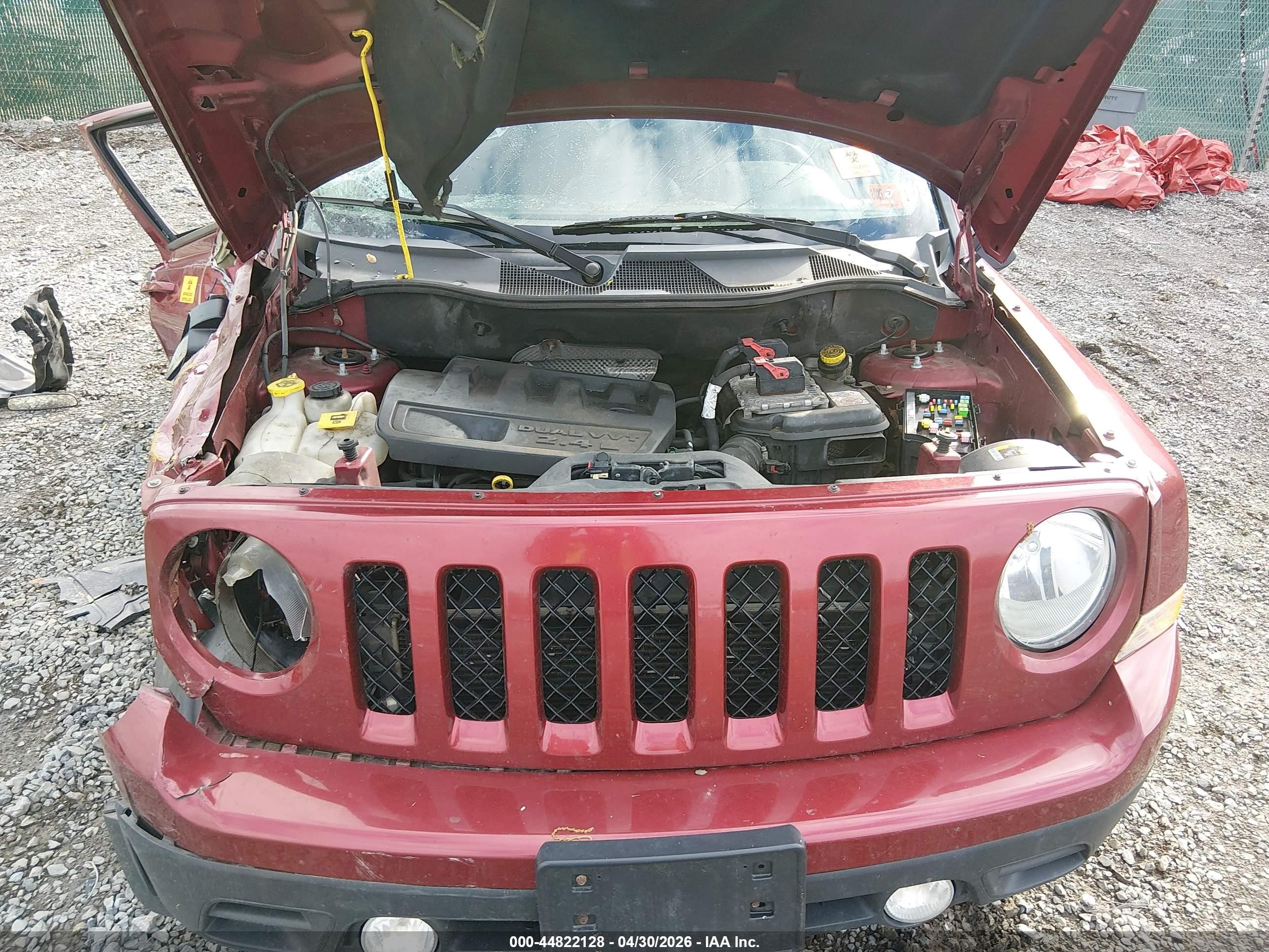 2015 Jeep Patriot Latitude Red vin: 1C4NJRFB0FD248962