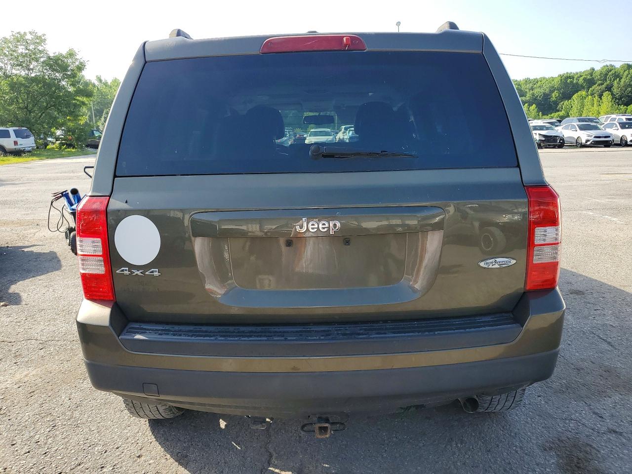 2015 Jeep Patriot Latitude Green vin: 1C4NJRFB0FD272209