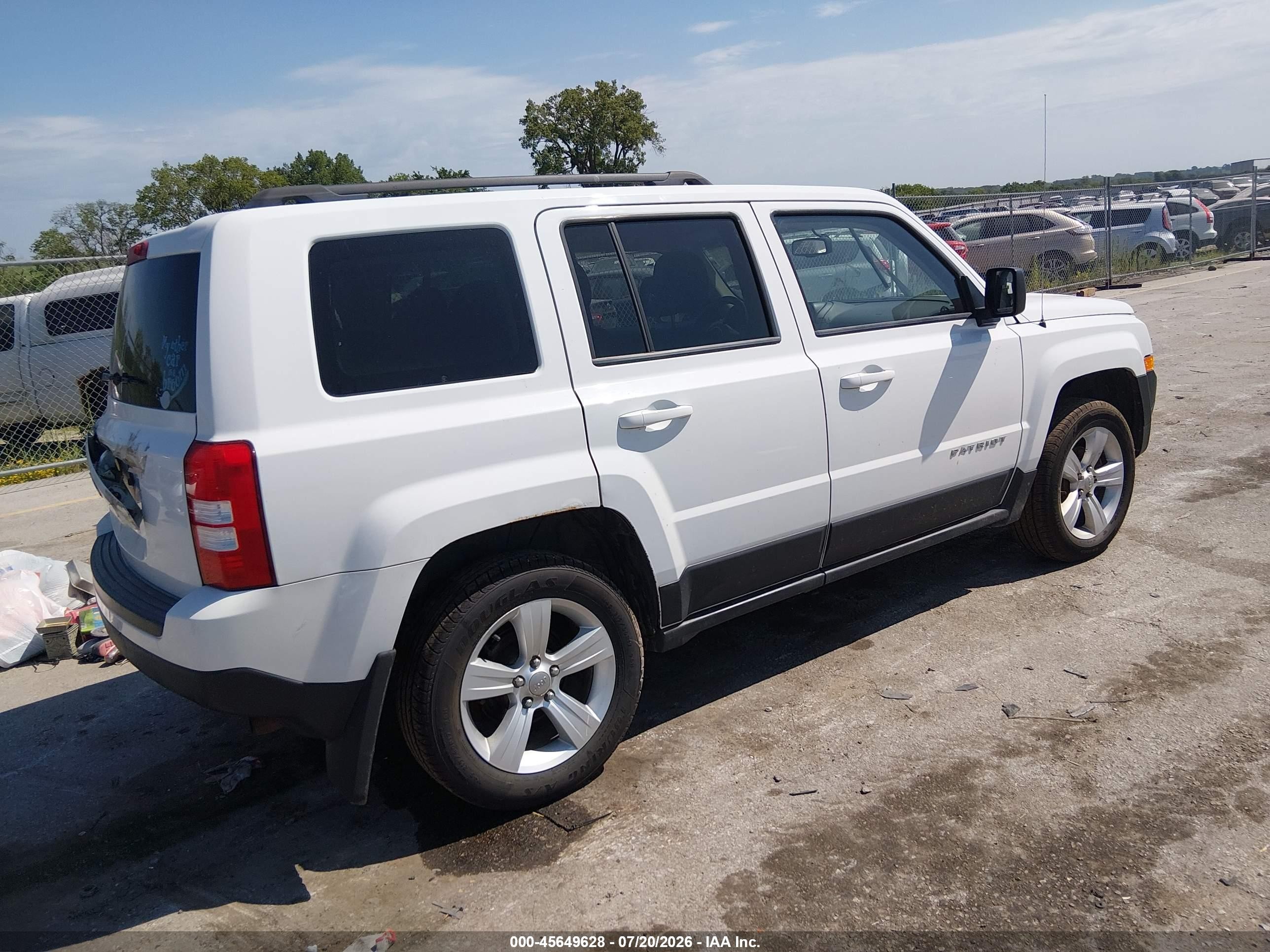 2015 Jeep Patriot Latitude White vin: 1C4NJRFB0FD304320