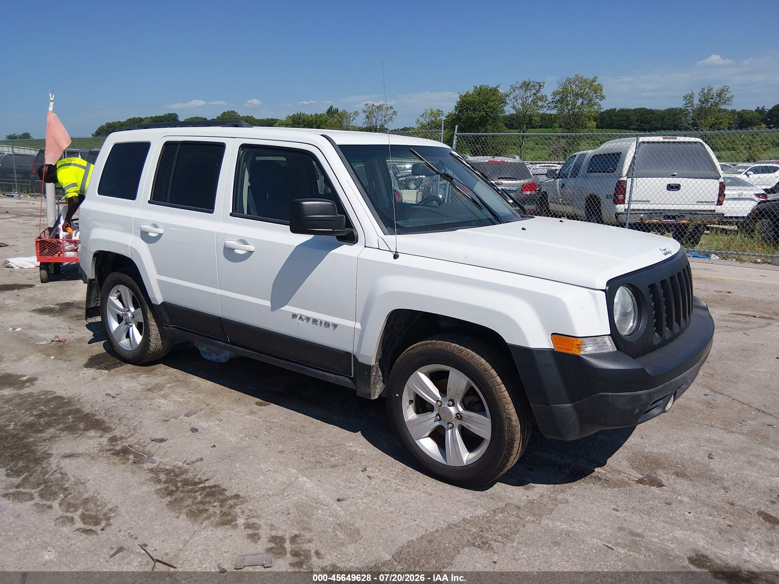 2015 Jeep Patriot Latitude Белый vin: 1C4NJRFB0FD304320