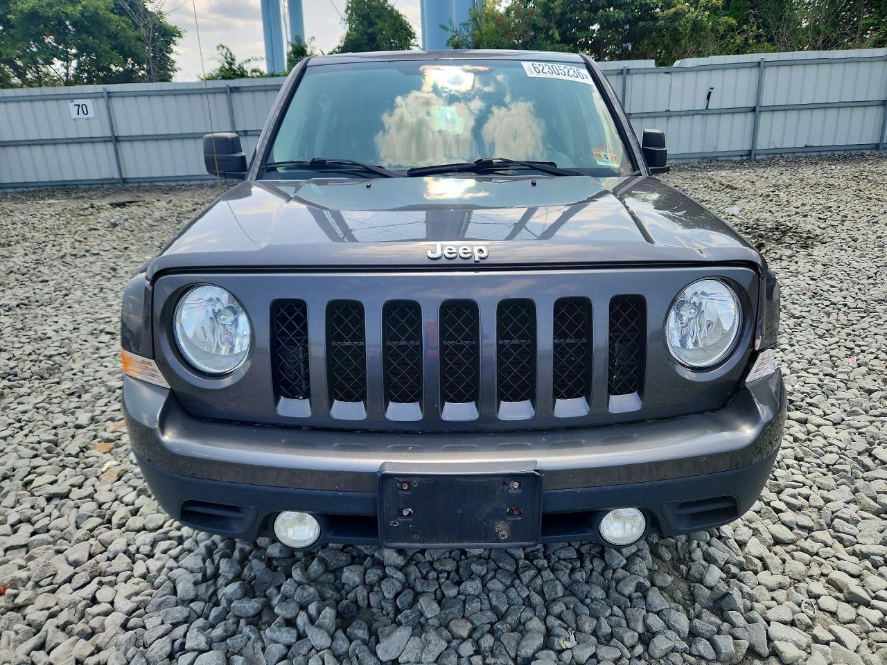 2015 Jeep Patriot Latitude Gray vin: 1C4NJRFB0FD436199
