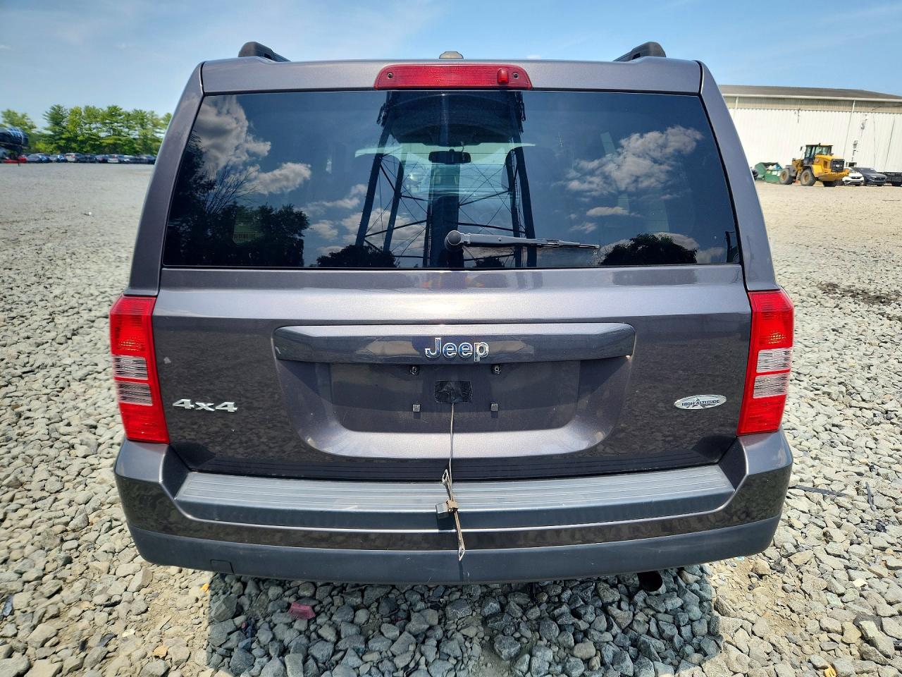 2015 Jeep Patriot Latitude Gray vin: 1C4NJRFB0FD436199