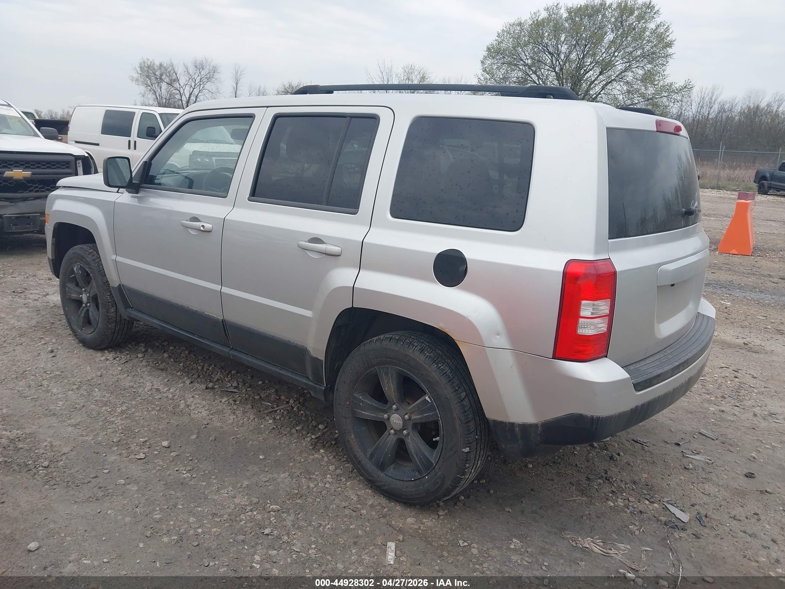 2012 Jeep Patriot Latitude Silver vin: 1C4NJRFB1CD594921