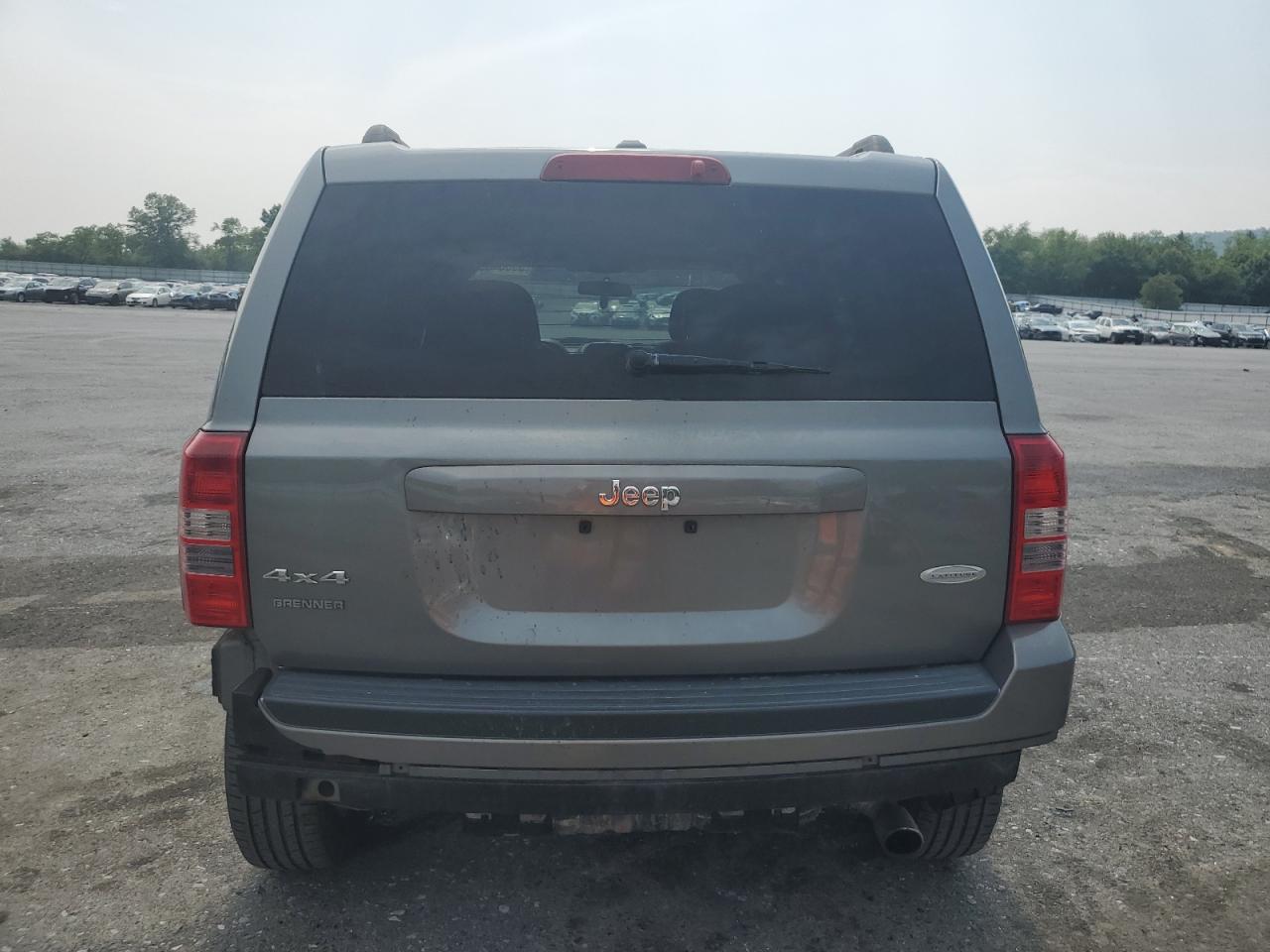 2012 Jeep Patriot Latitude Silver vin: 1C4NJRFB1CD633796