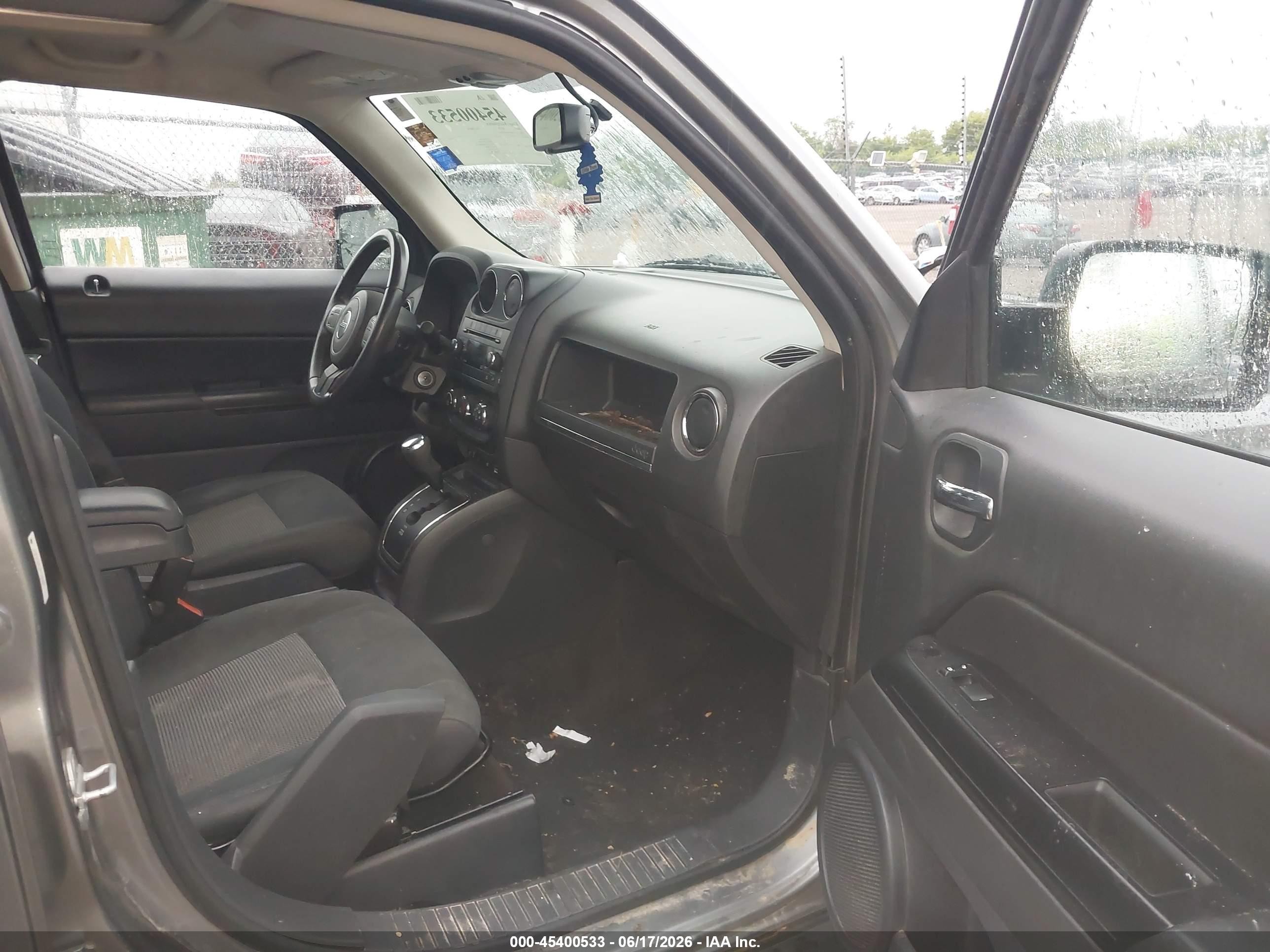2013 Jeep Patriot Latitude Gray vin: 1C4NJRFB1DD192365