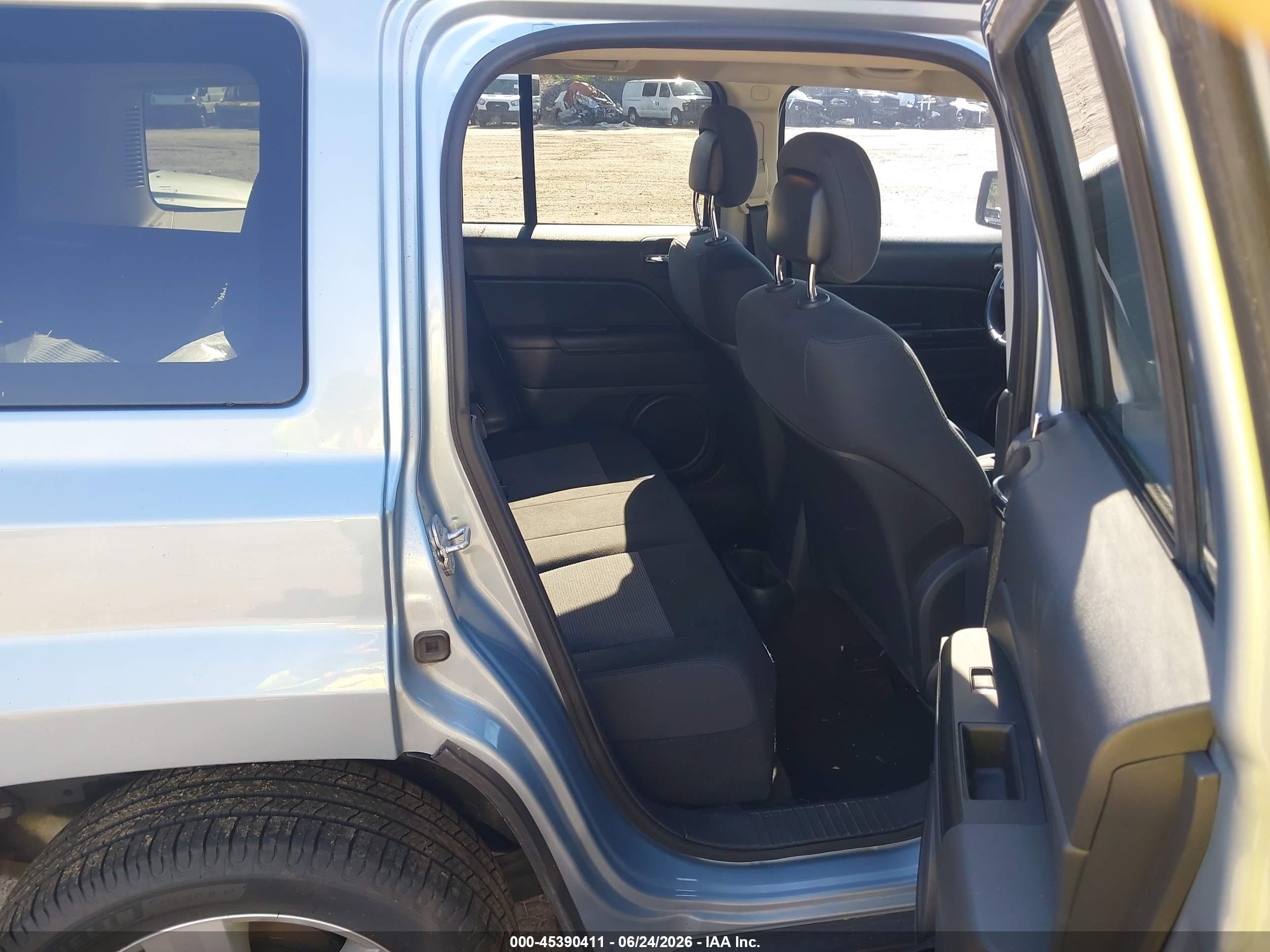 2013 Jeep Patriot Latitude Серый vin: 1C4NJRFB1DD263662