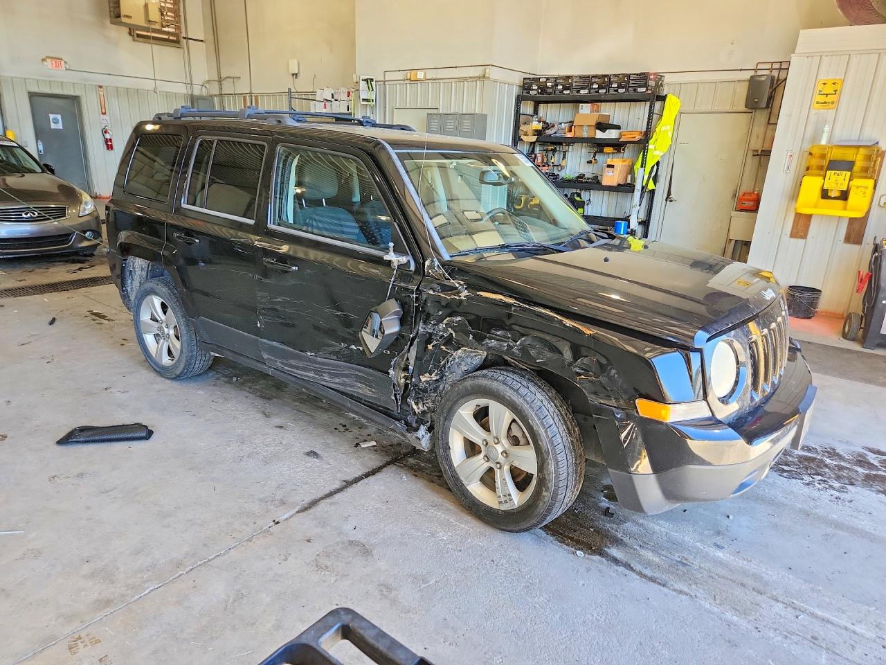 2014 Jeep Patriot Latitude Черный vin: 1C4NJRFB1ED510728