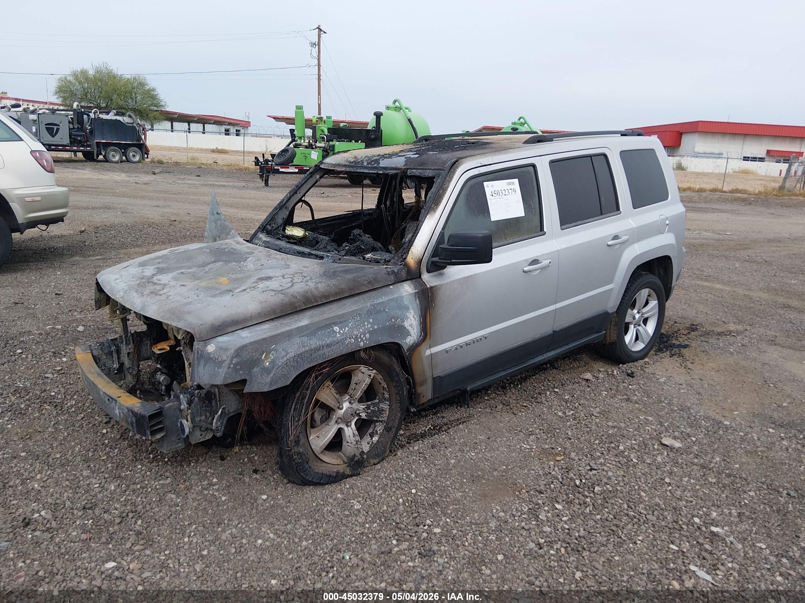 2014 Jeep Patriot Latitude Silver vin: 1C4NJRFB1ED549321