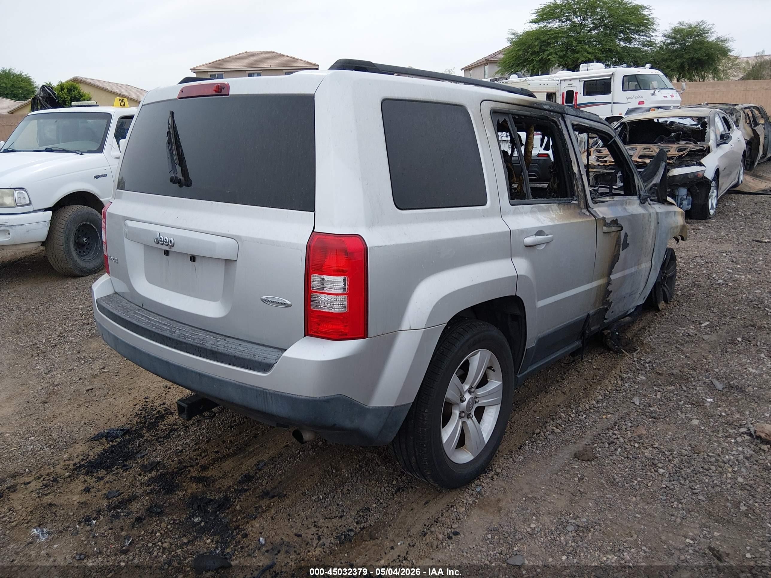 2014 Jeep Patriot Latitude Silver vin: 1C4NJRFB1ED549321