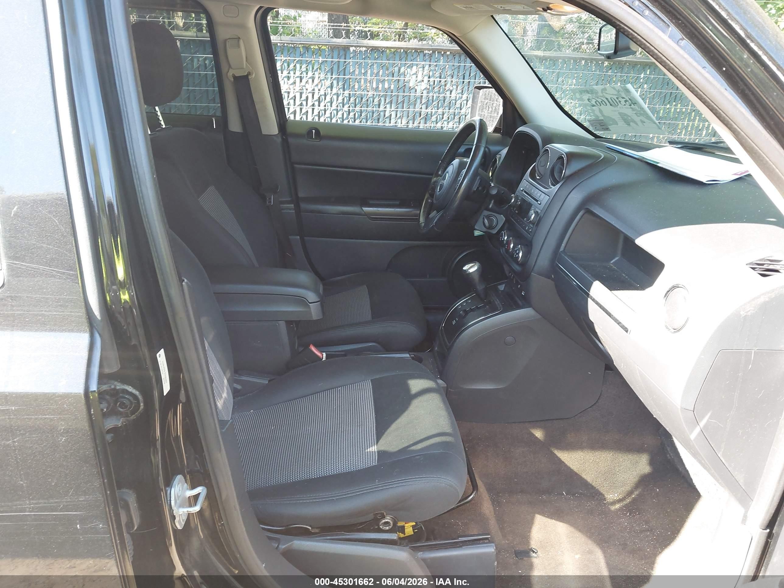 2014 Jeep Patriot Latitude Black vin: 1C4NJRFB1ED660967