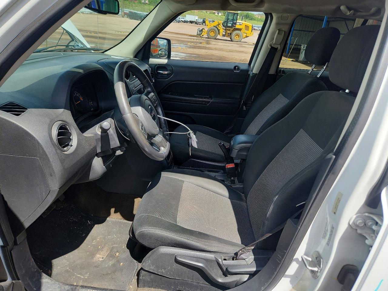 2014 Jeep Patriot Latitude White vin: 1C4NJRFB1ED725509