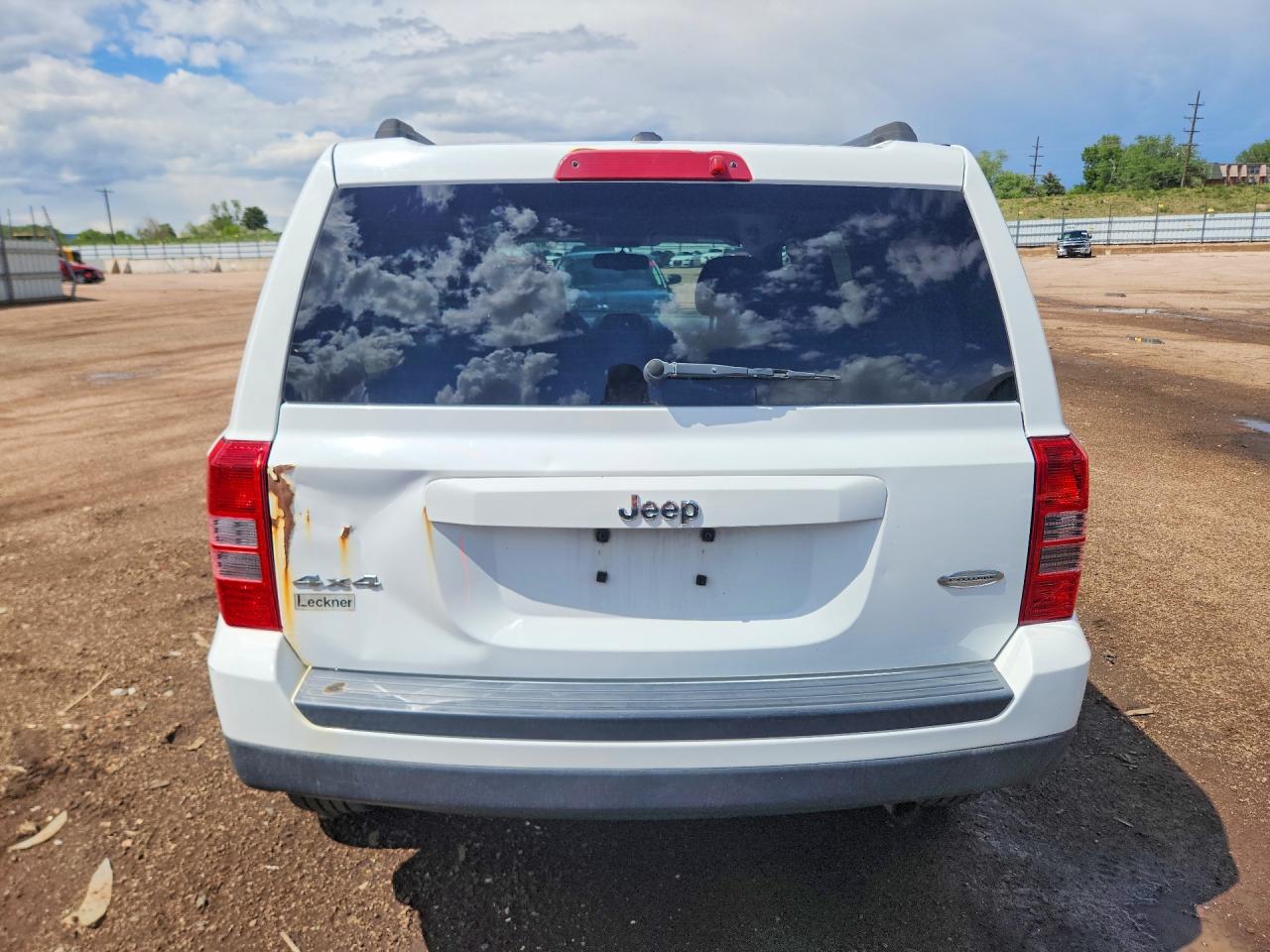2014 Jeep Patriot Latitude White vin: 1C4NJRFB1ED725509