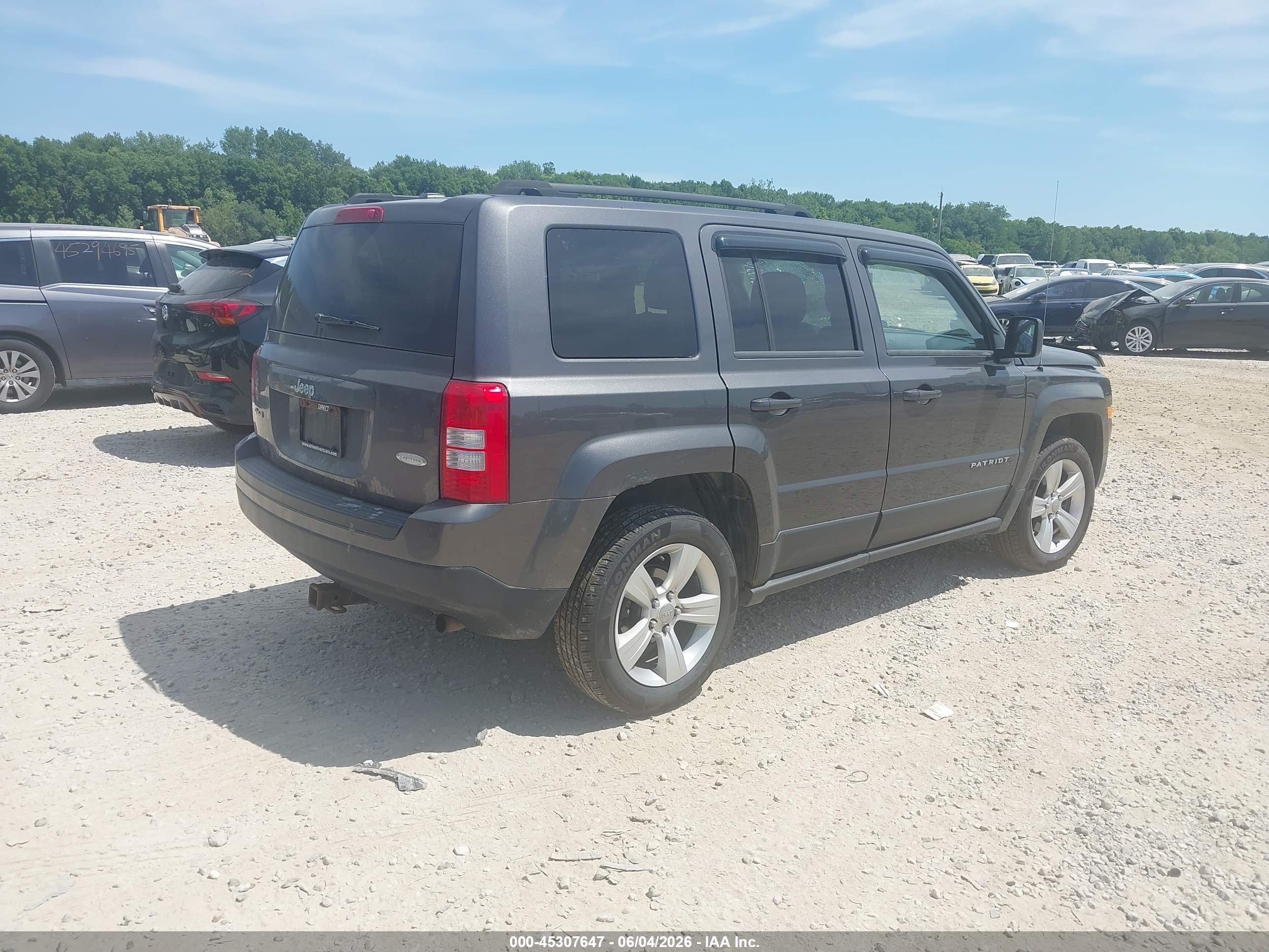 2014 Jeep Patriot Latitude Gray vin: 1C4NJRFB1ED762480