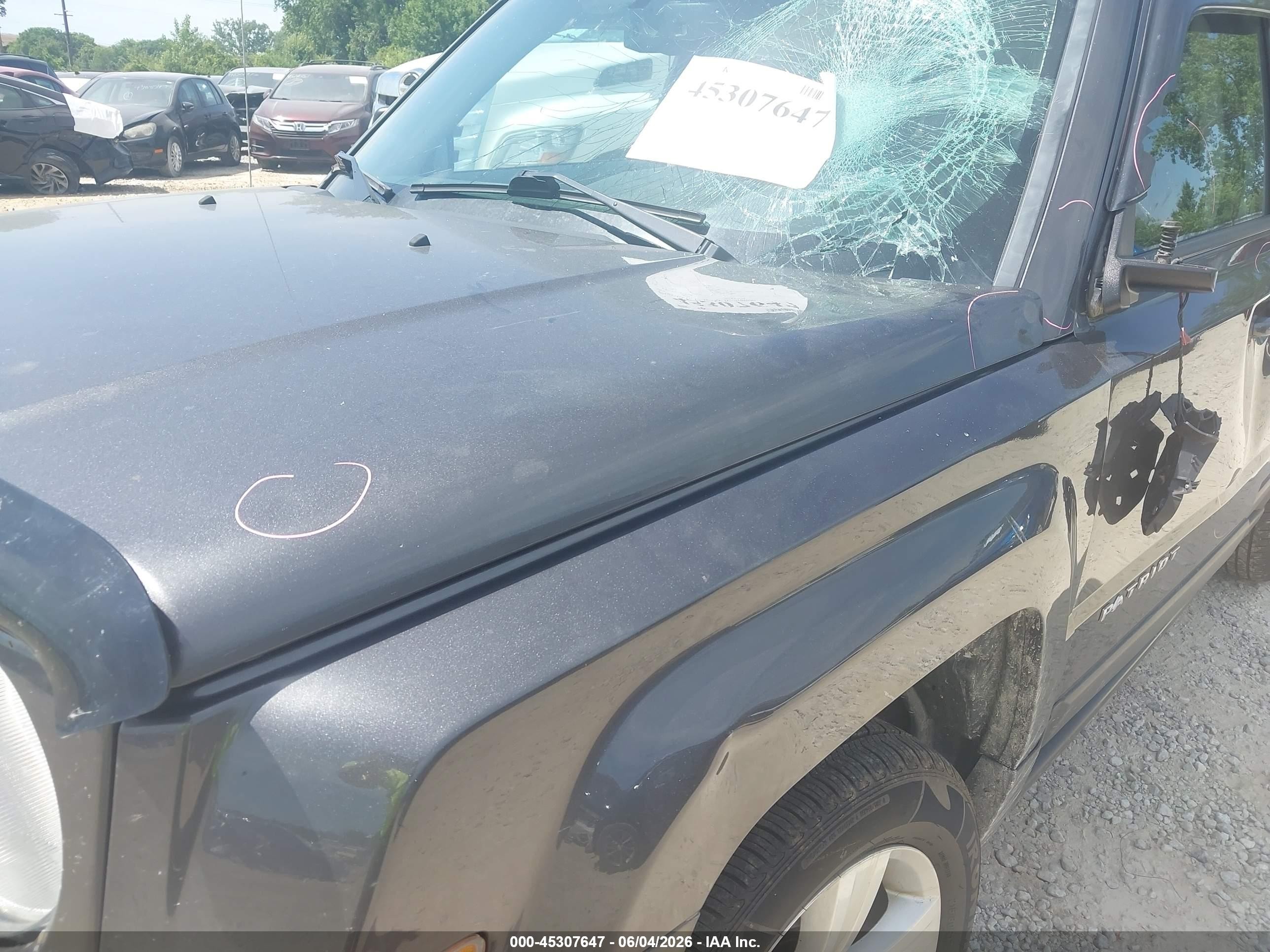 2014 Jeep Patriot Latitude Gray vin: 1C4NJRFB1ED762480