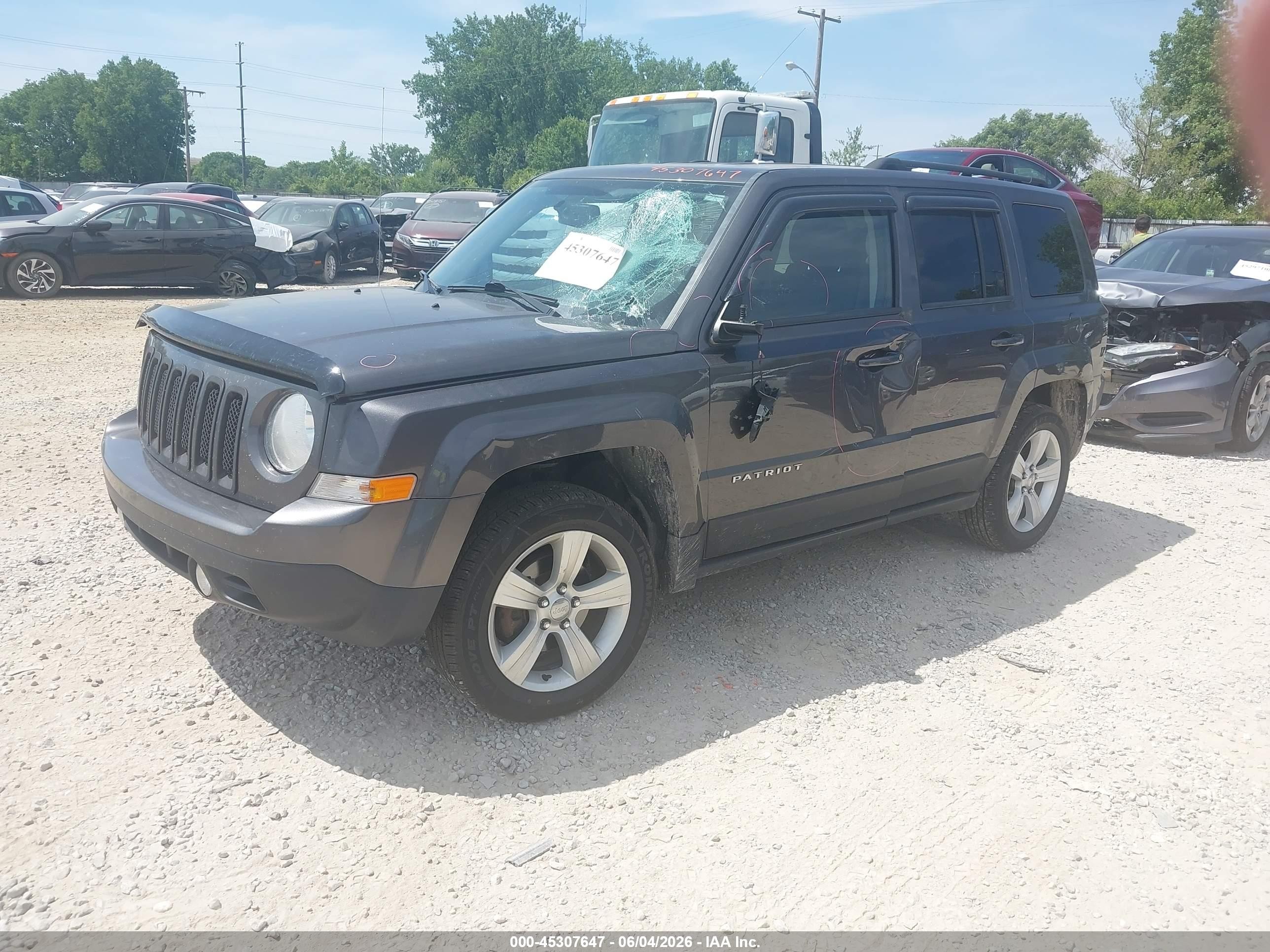 2014 Jeep Patriot Latitude Gray vin: 1C4NJRFB1ED762480