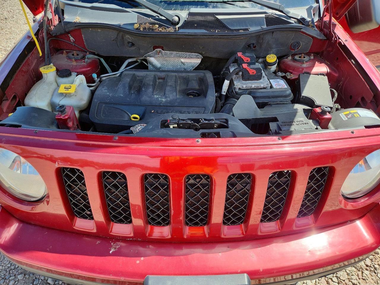 2015 Jeep Patriot Latitude Maroon vin: 1C4NJRFB1FD154427