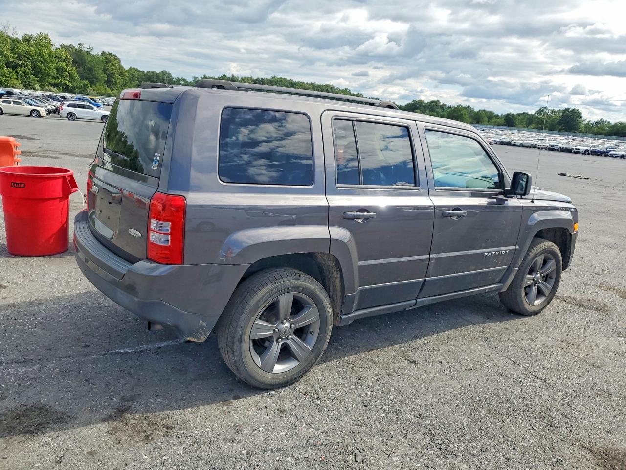 2015 Jeep Patriot Latitude Gray vin: 1C4NJRFB1FD239624