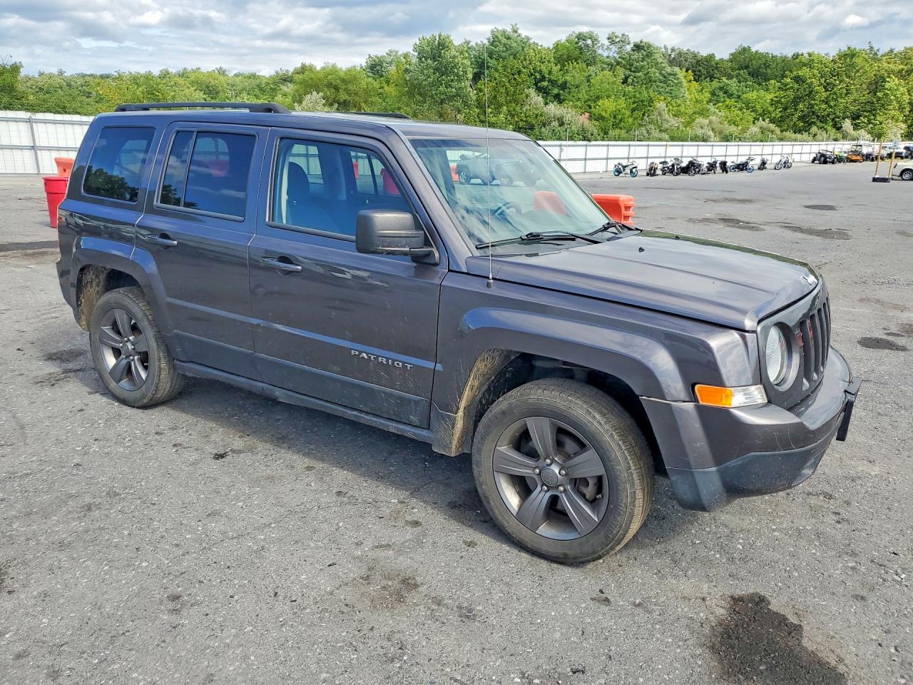 2015 Jeep Patriot Latitude Gray vin: 1C4NJRFB1FD239624