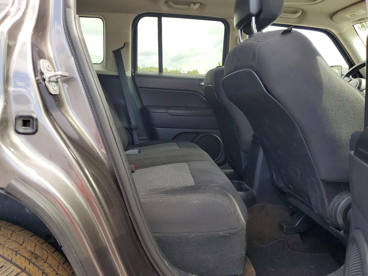 2015 Jeep Patriot Latitude Gray vin: 1C4NJRFB1FD239624