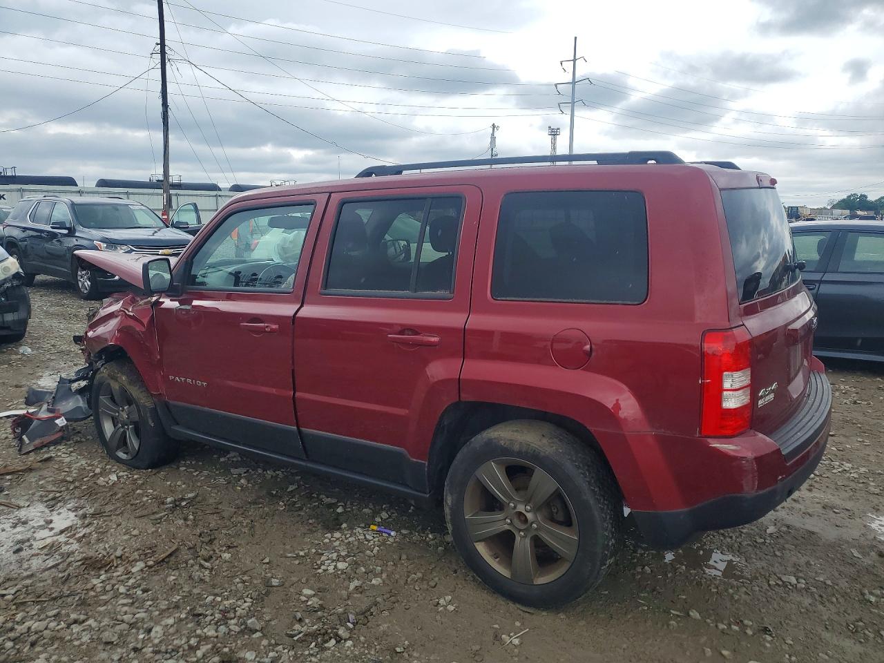 2015 Jeep Patriot Latitude Red vin: 1C4NJRFB1FD317724