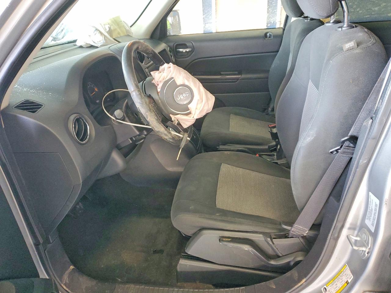 2015 Jeep Patriot Latitude Silver vin: 1C4NJRFB1FD354661