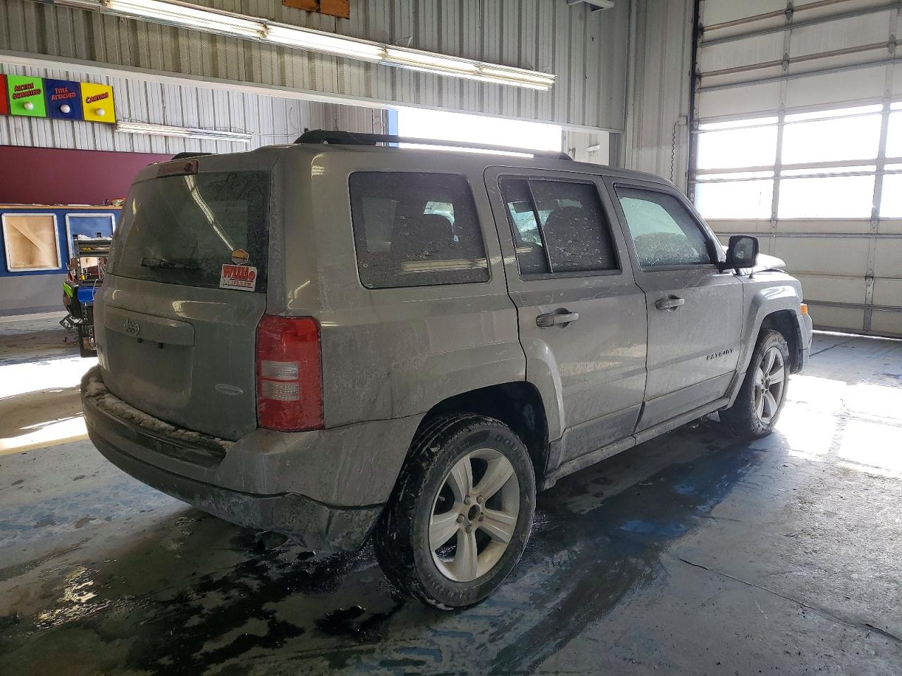 2015 Jeep Patriot Latitude Silver vin: 1C4NJRFB1FD354661