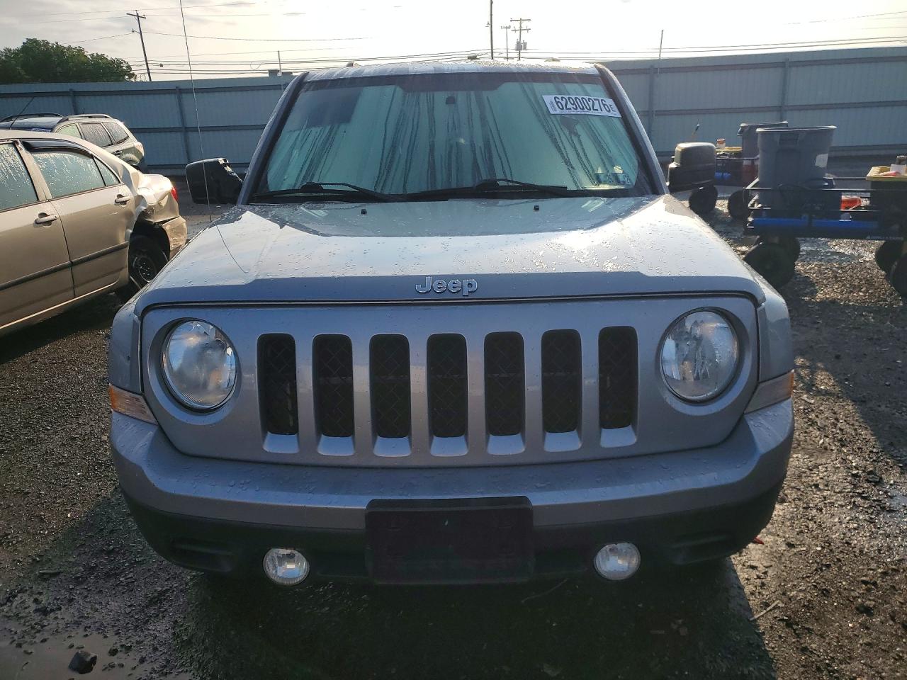 2015 Jeep Patriot Latitude Серебряный vin: 1C4NJRFB1FD376367