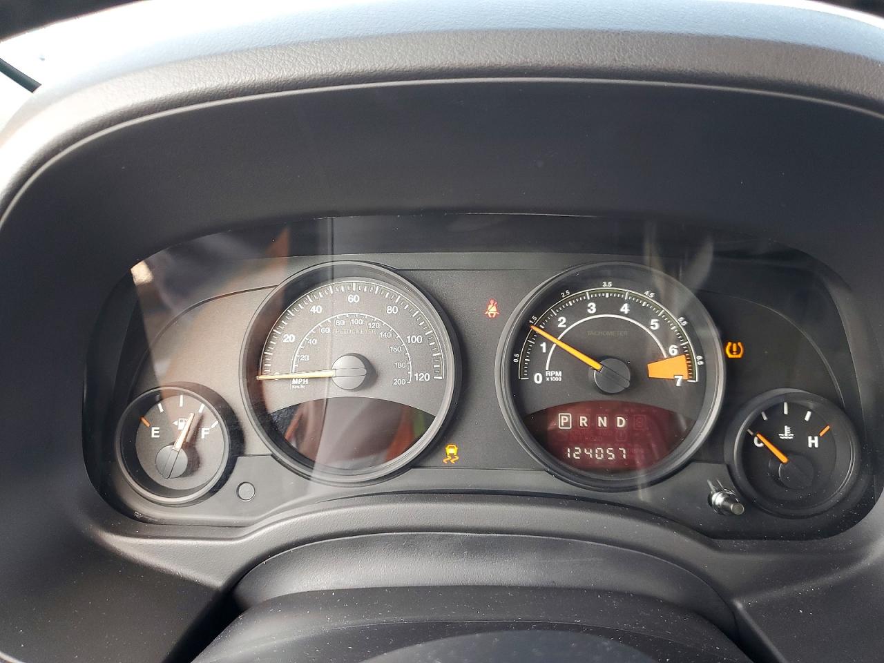 2015 Jeep Patriot Latitude Серебряный vin: 1C4NJRFB1FD376367