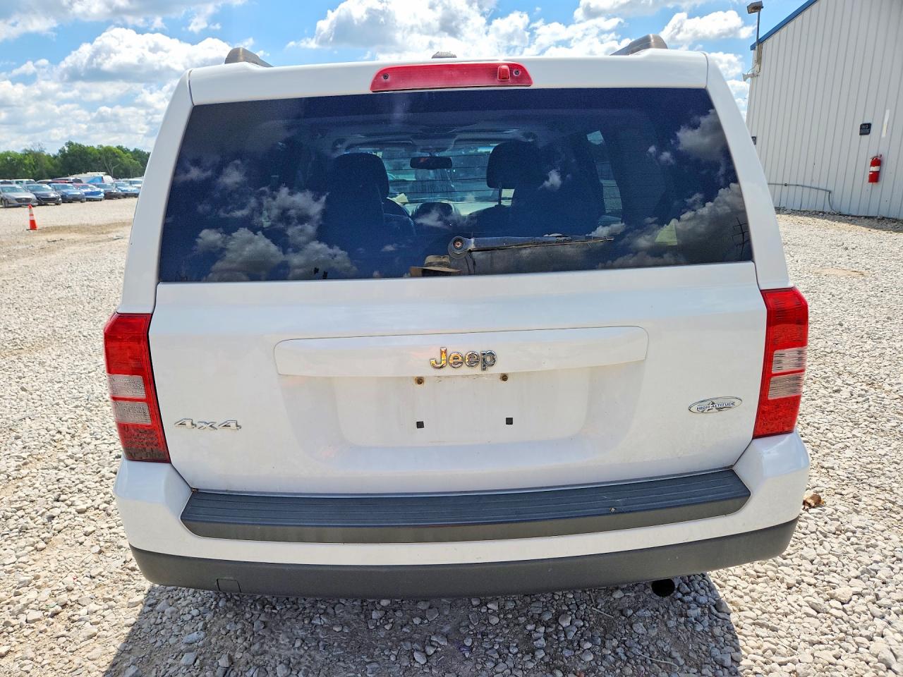2015 Jeep Patriot Latitude Белый vin: 1C4NJRFB1FD382721