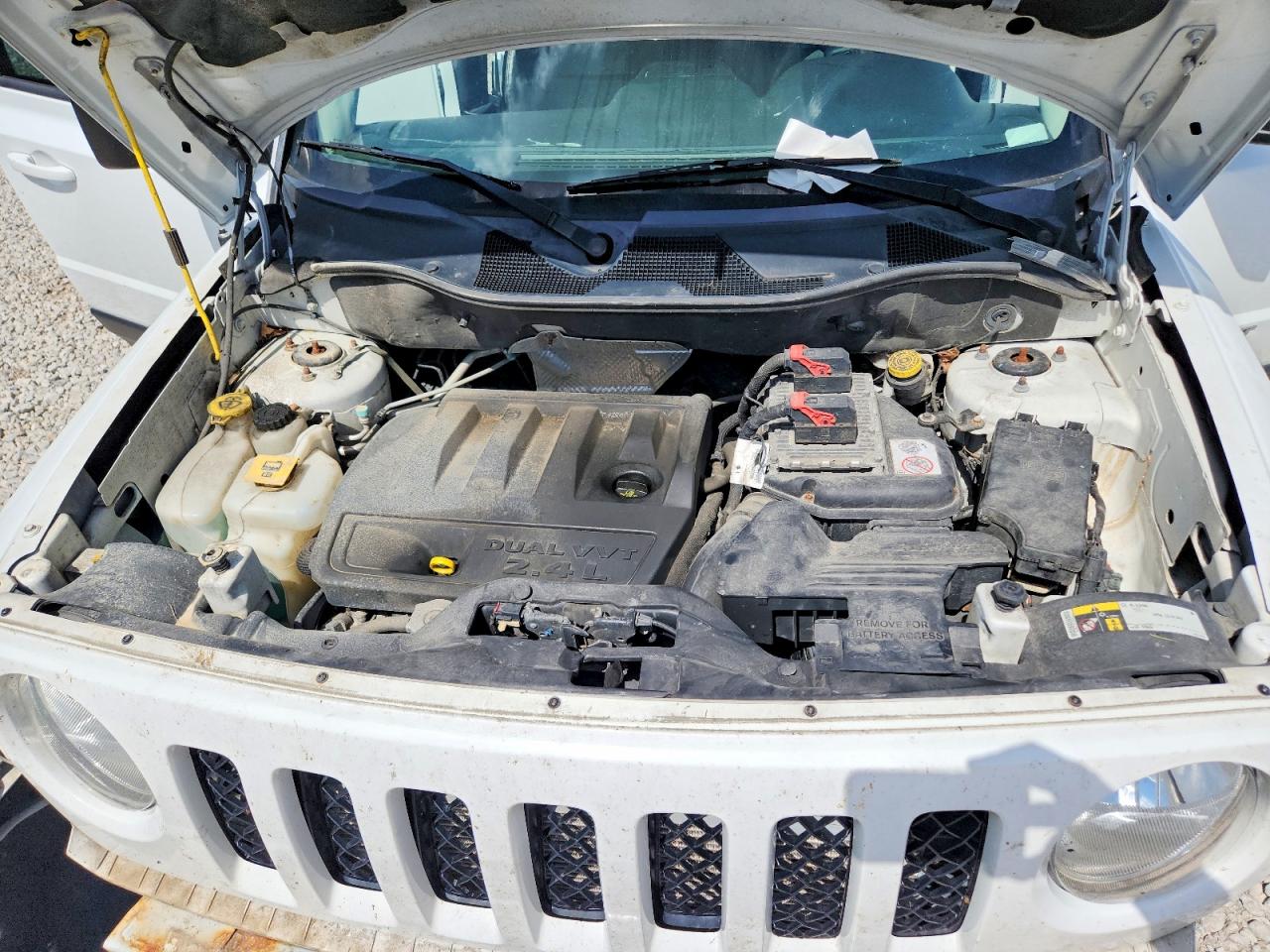 2015 Jeep Patriot Latitude Белый vin: 1C4NJRFB1FD382721