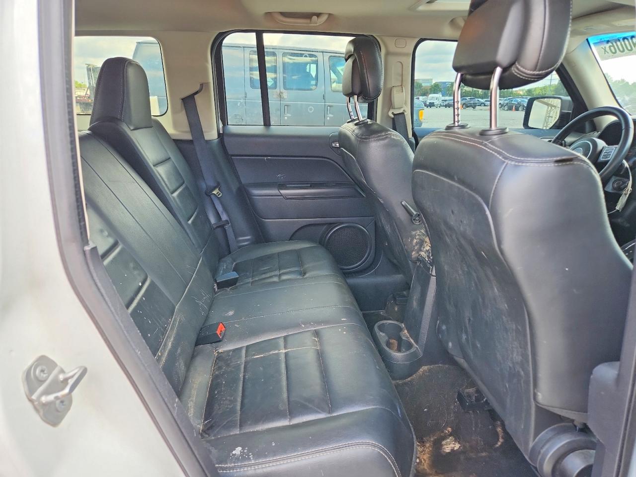 2015 Jeep Patriot Latitude Белый vin: 1C4NJRFB1FD382721