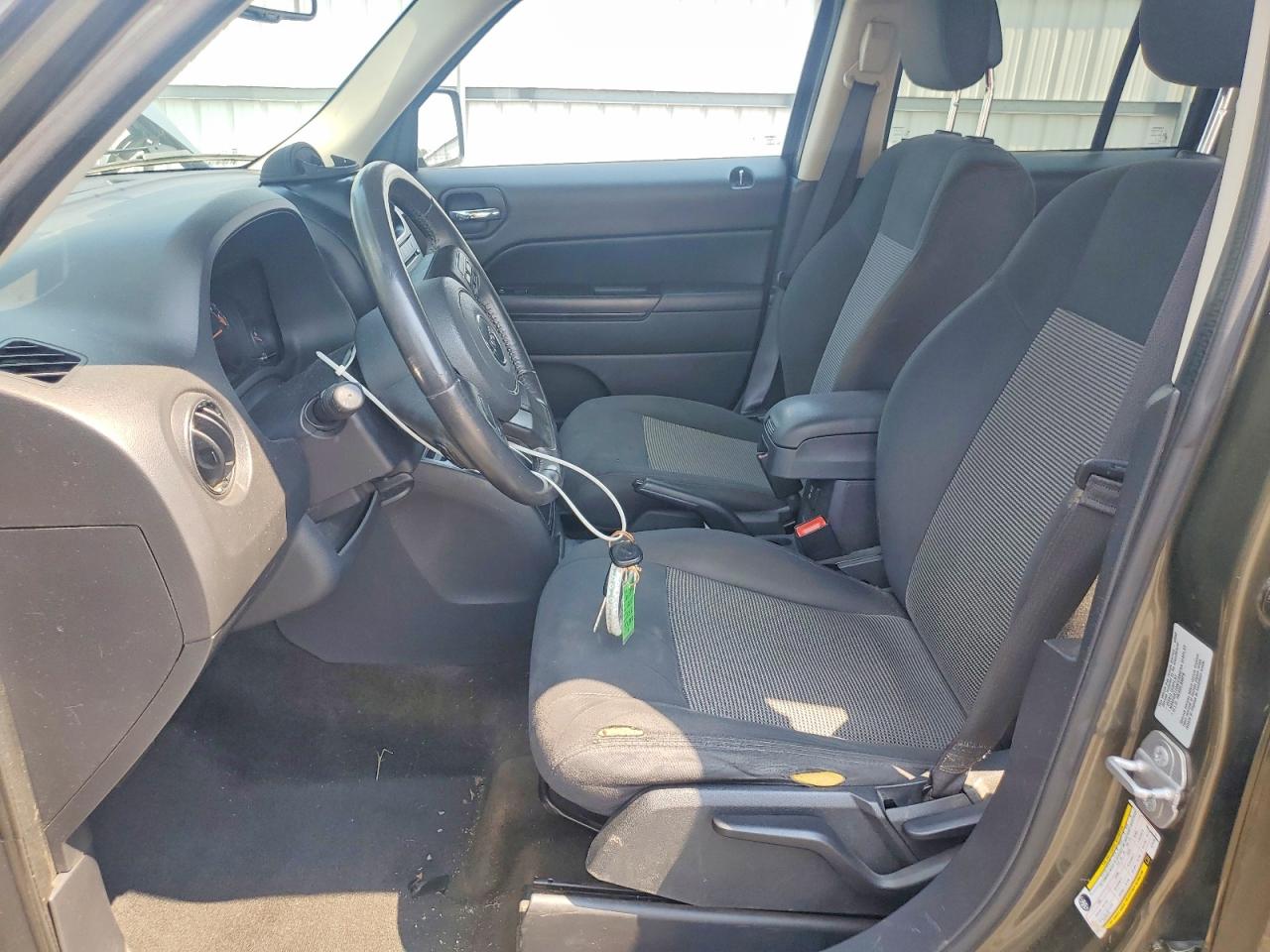 2015 Jeep Patriot Latitude Green vin: 1C4NJRFB1FD425101