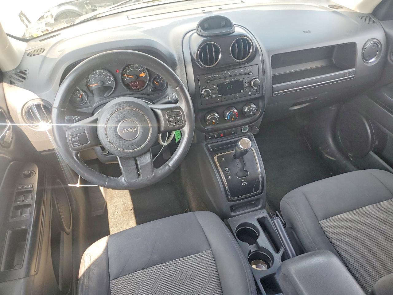 2015 Jeep Patriot Latitude Green vin: 1C4NJRFB1FD425101