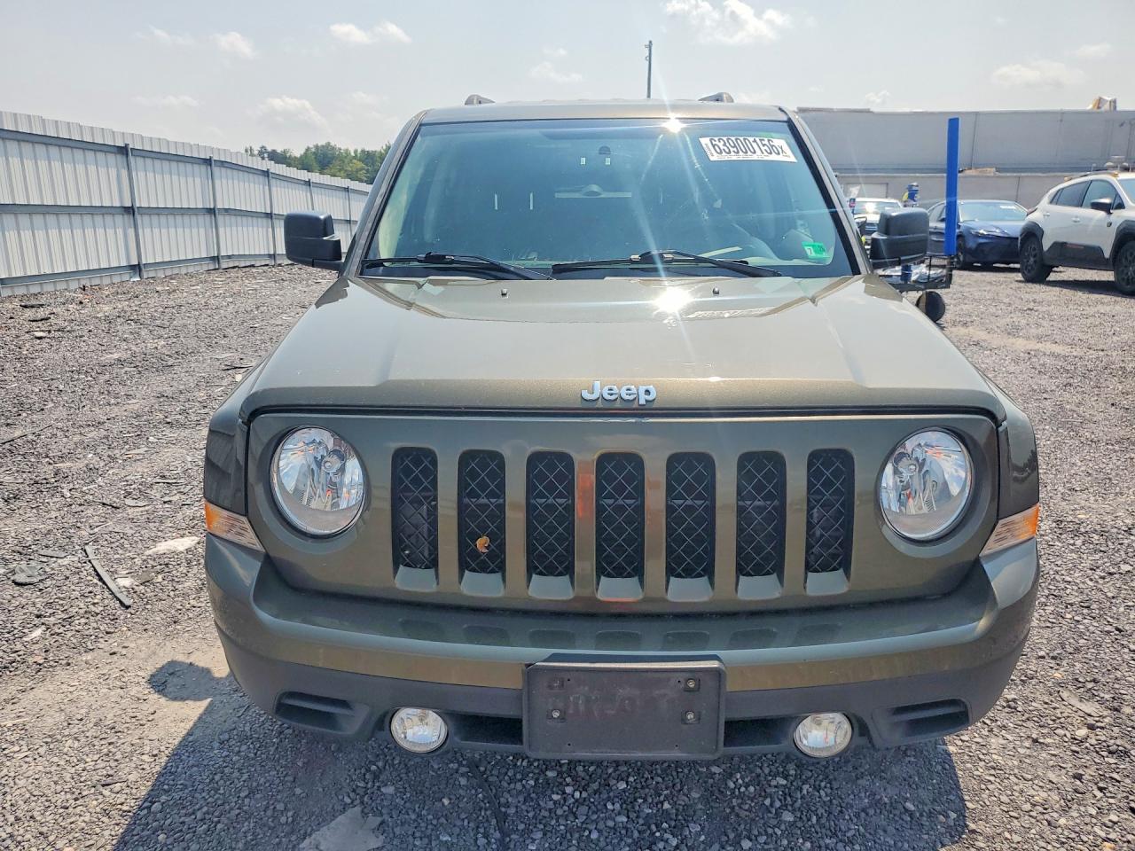 2015 Jeep Patriot Latitude Green vin: 1C4NJRFB1FD425101